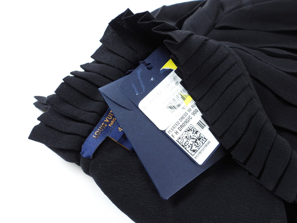 Louis Vuitton Black Silk Pleat Short Shift Dress - FR40 / USA 8