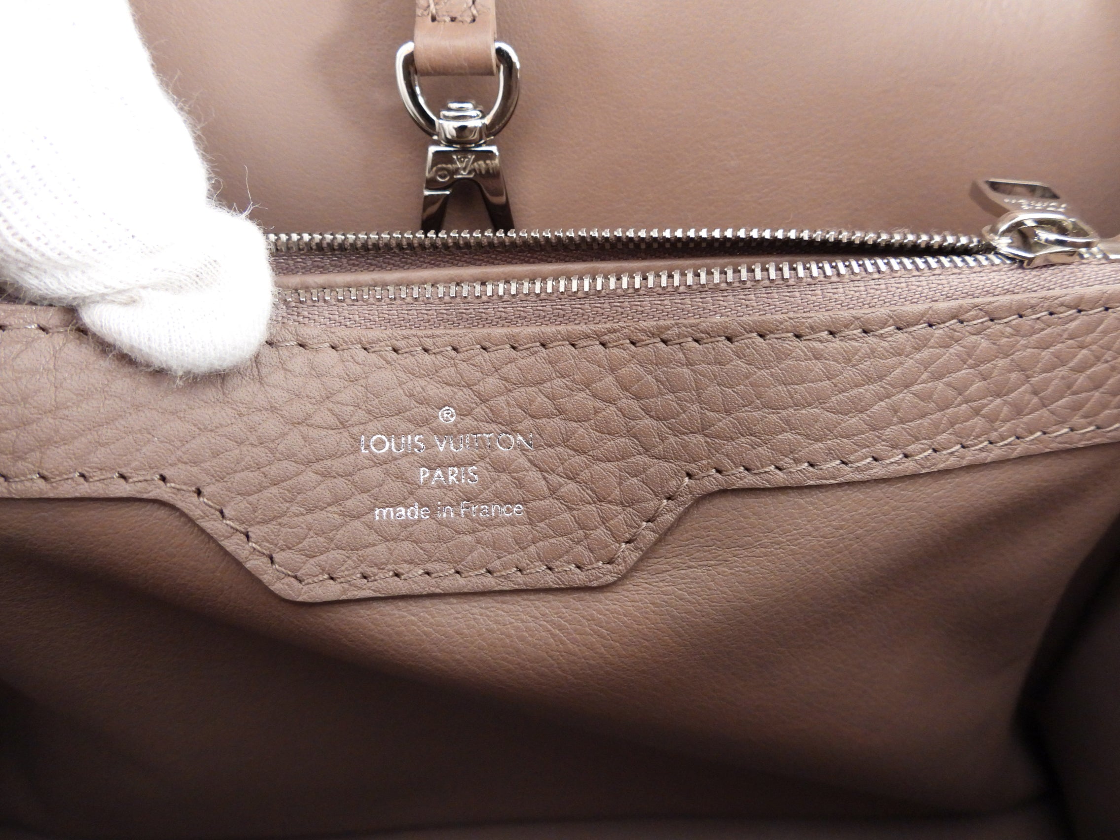 Louis Vuitton Light Beige Pink Taruillon Capucines MM Top Handle Bag