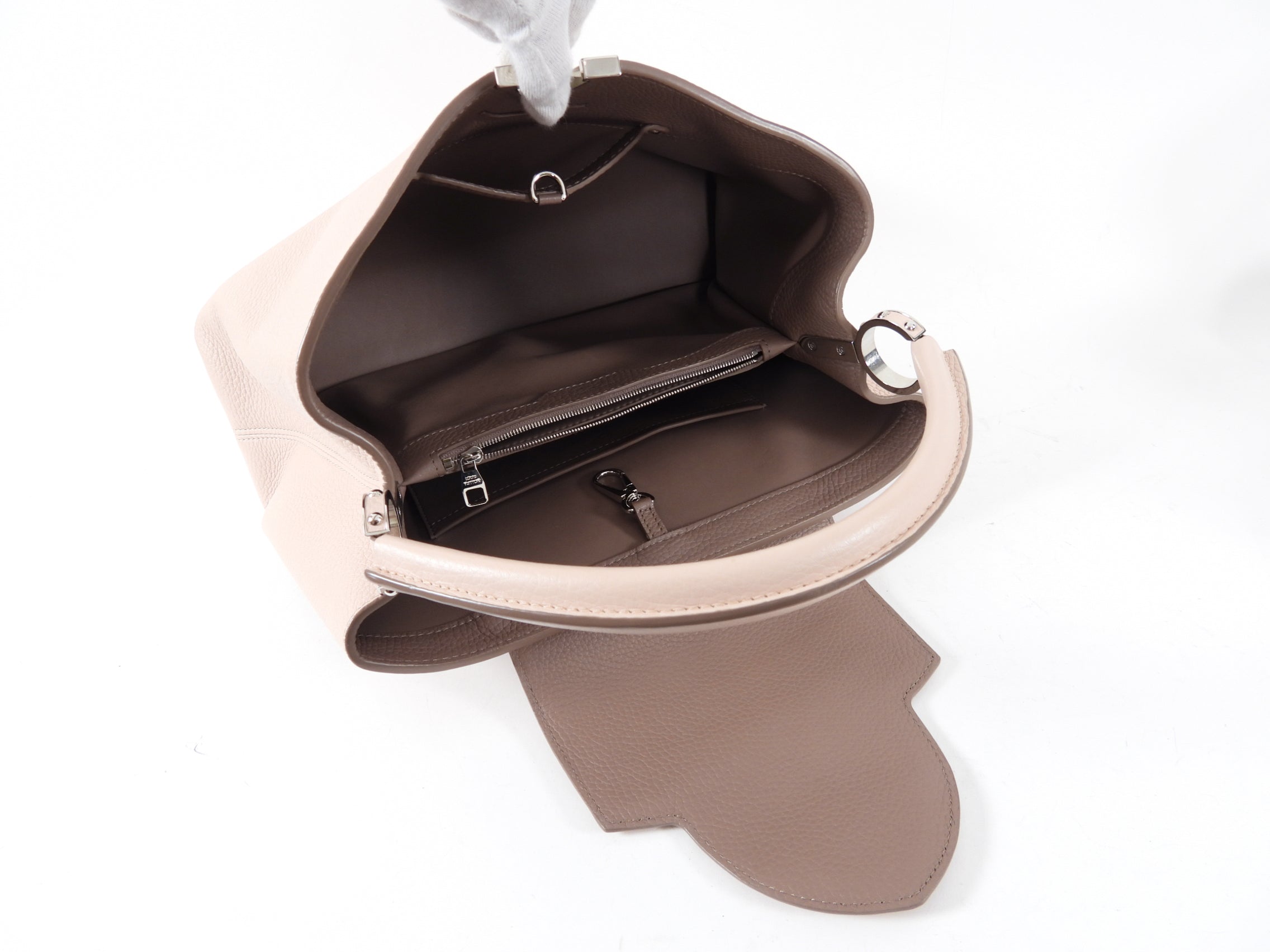 Louis Vuitton Light Beige Pink Taruillon Capucines MM Top Handle Bag
