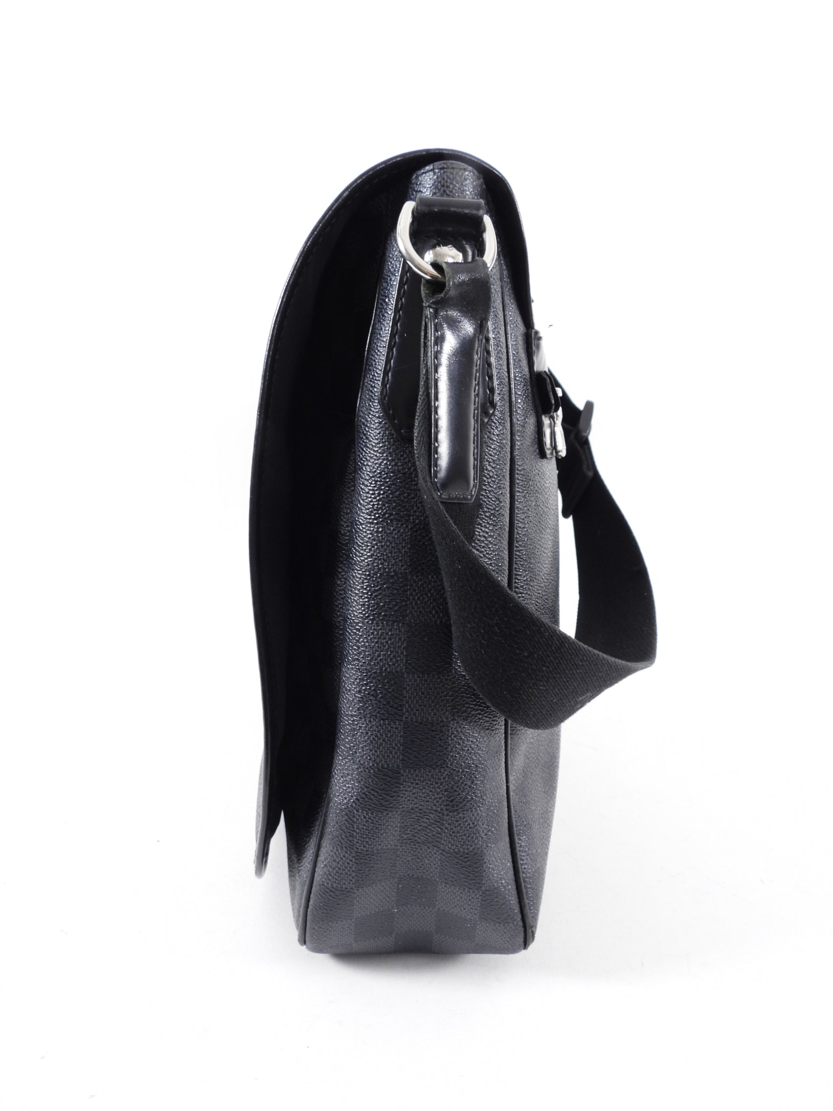 Louis Vuitton Damier Graphite District Messenger Laptop Bag
