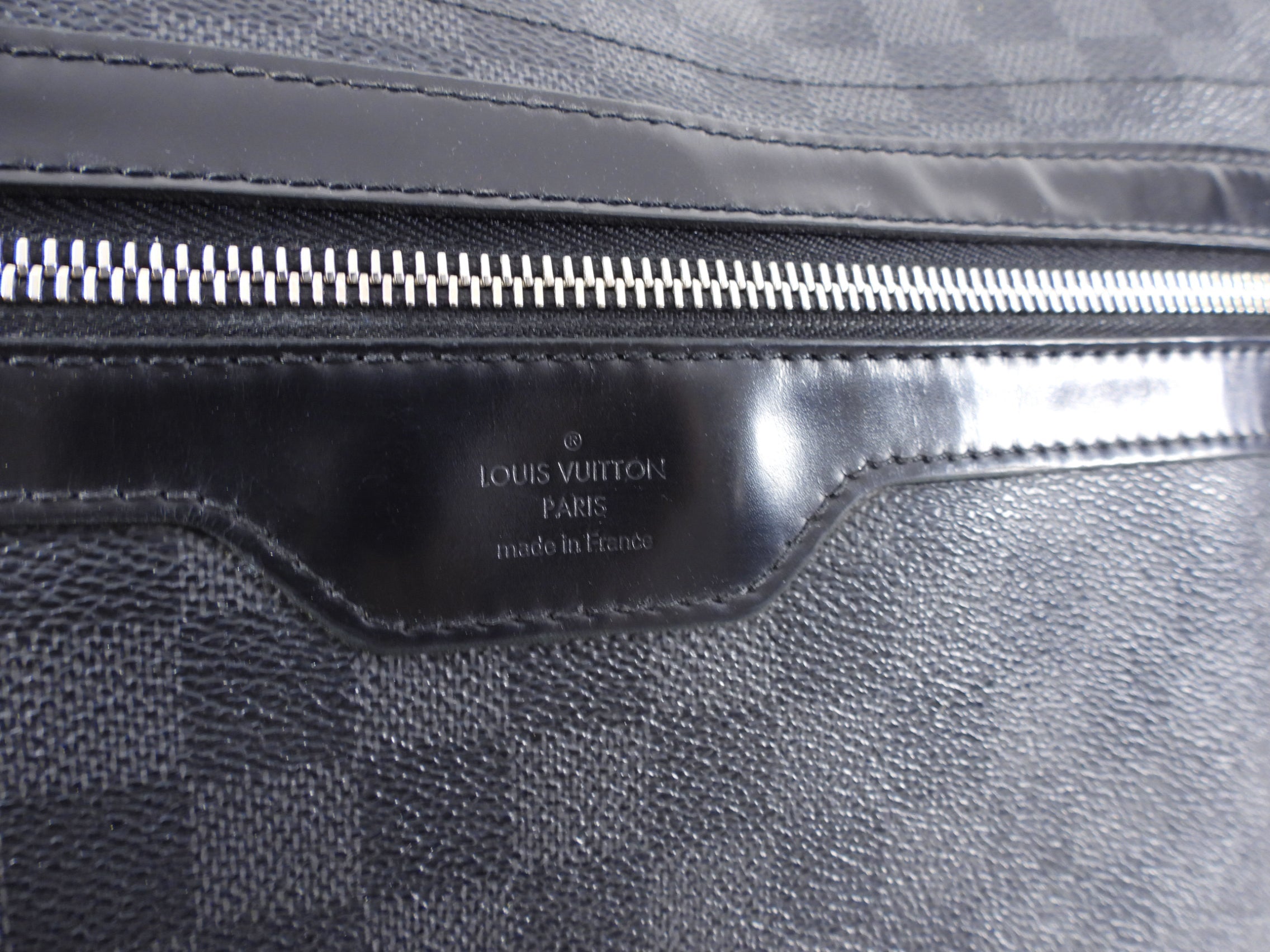 Louis Vuitton Damier Graphite District Messenger Laptop Bag