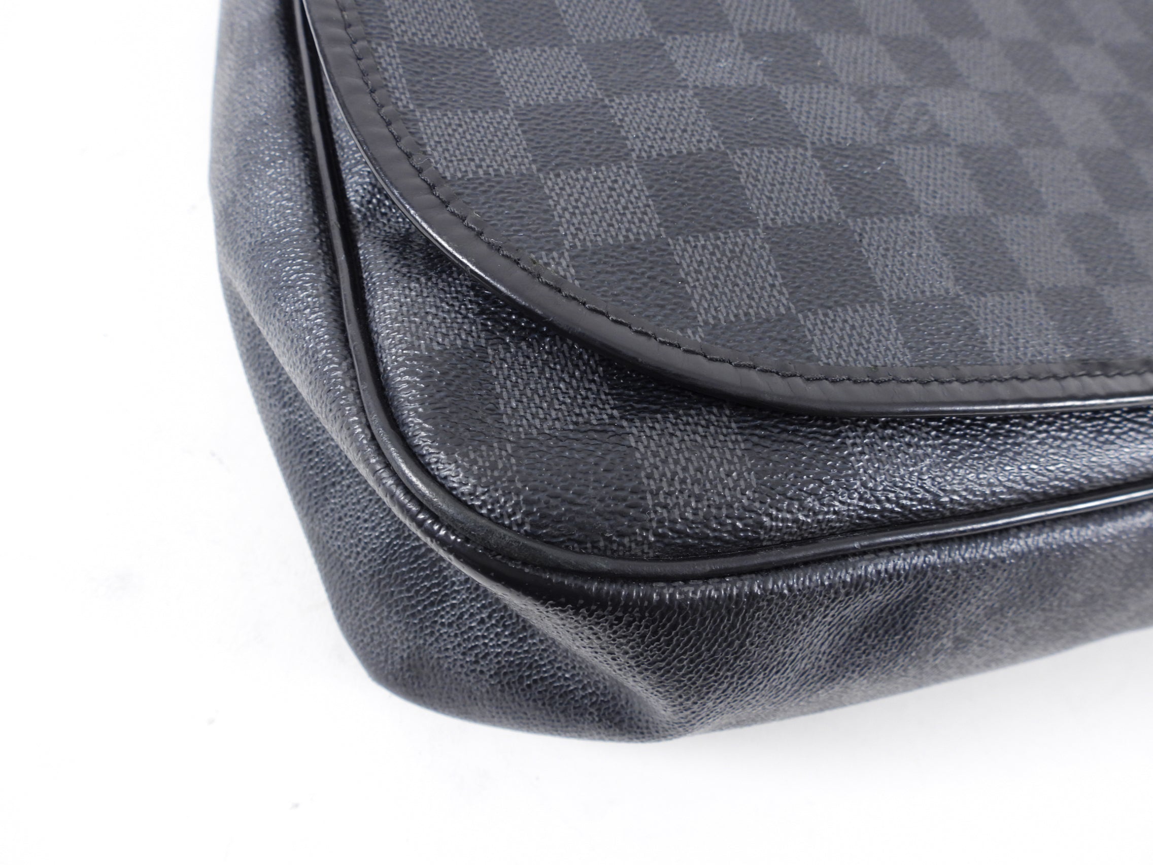 Louis Vuitton Damier Graphite District Messenger Laptop Bag