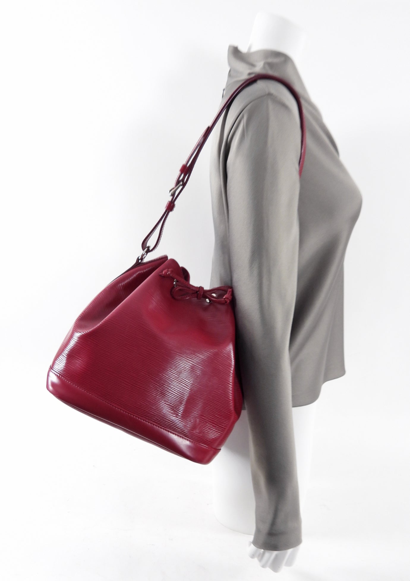 Louis Vuitton Fuchsia Epi Leather Petit Noe MM Bag