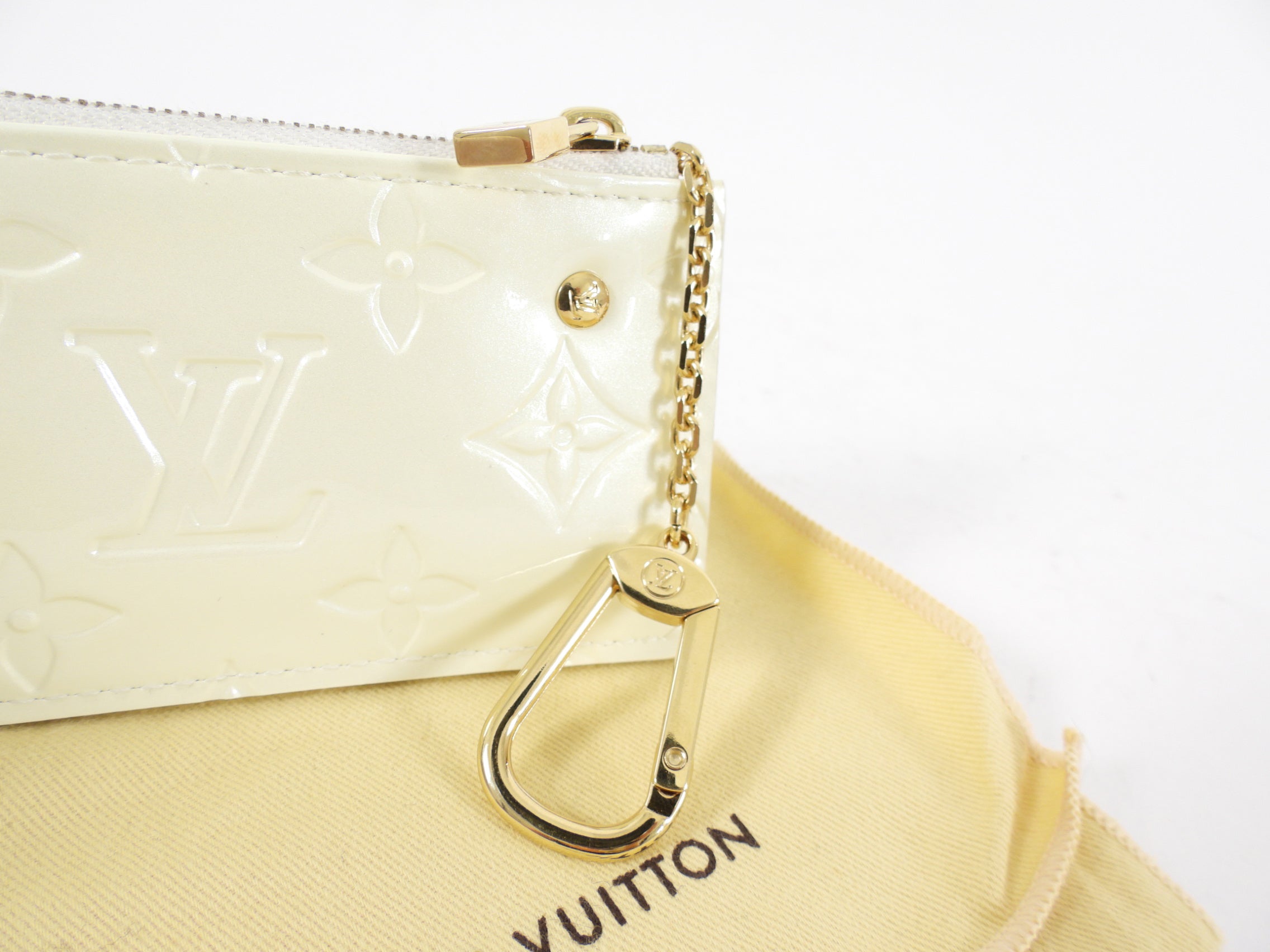 Louis Vuitton Ivory Perle Vernis Monogram Zip Key Pouch