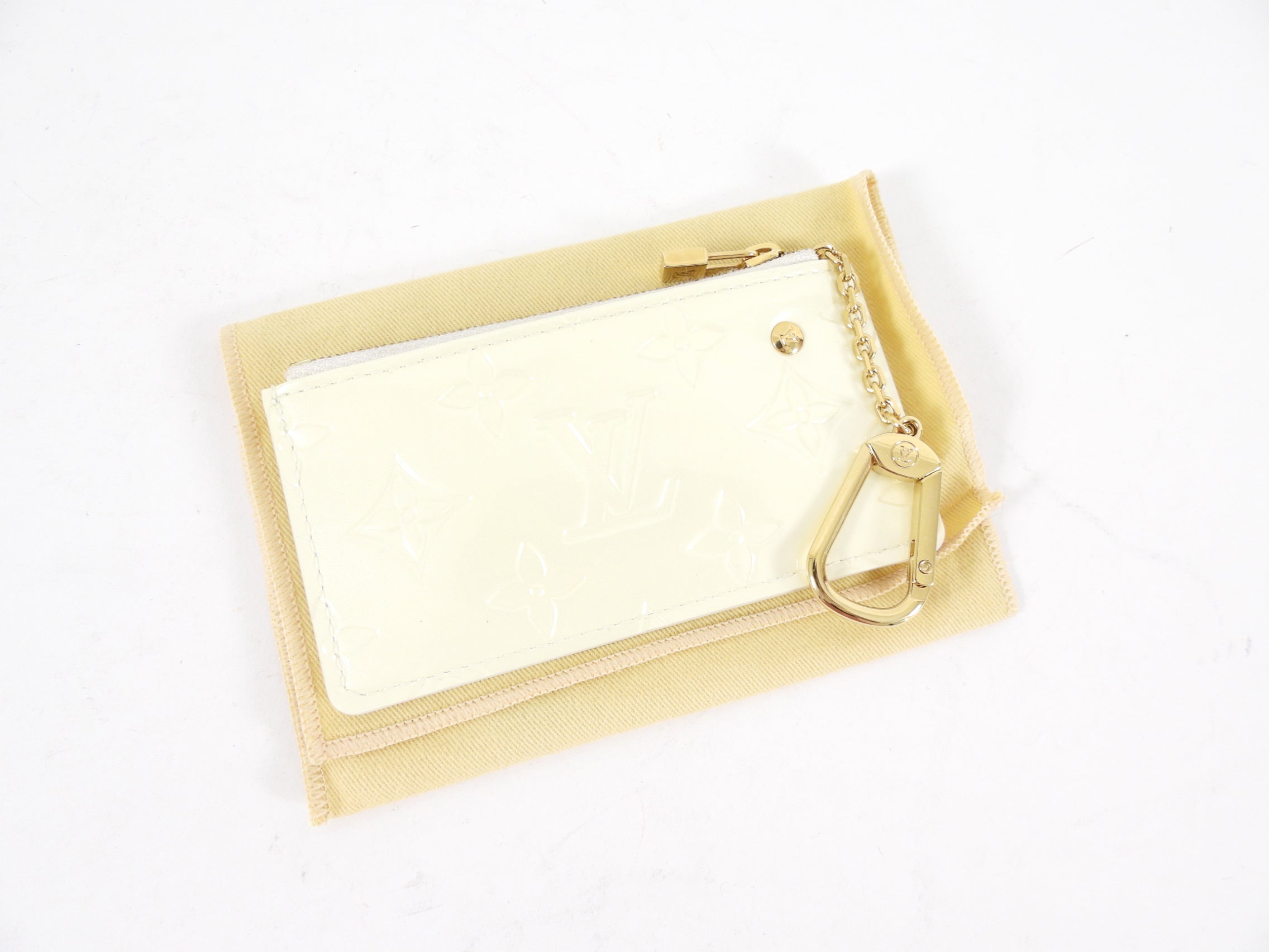 Louis Vuitton Ivory Perle Vernis Monogram Zip Key Pouch