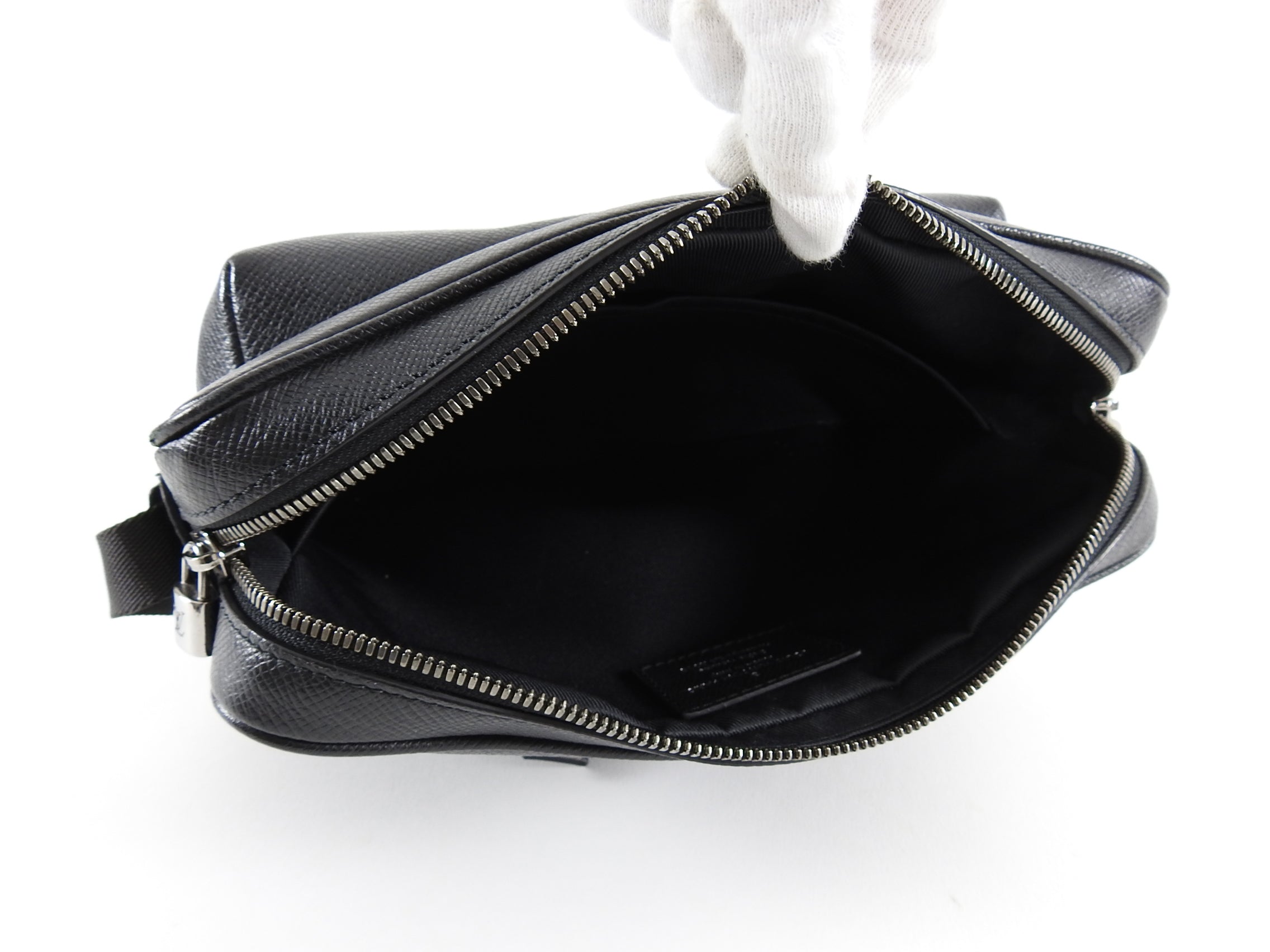 Louis Vuitton Spring 2018 Kim Jones Black Leather Messenger Bag