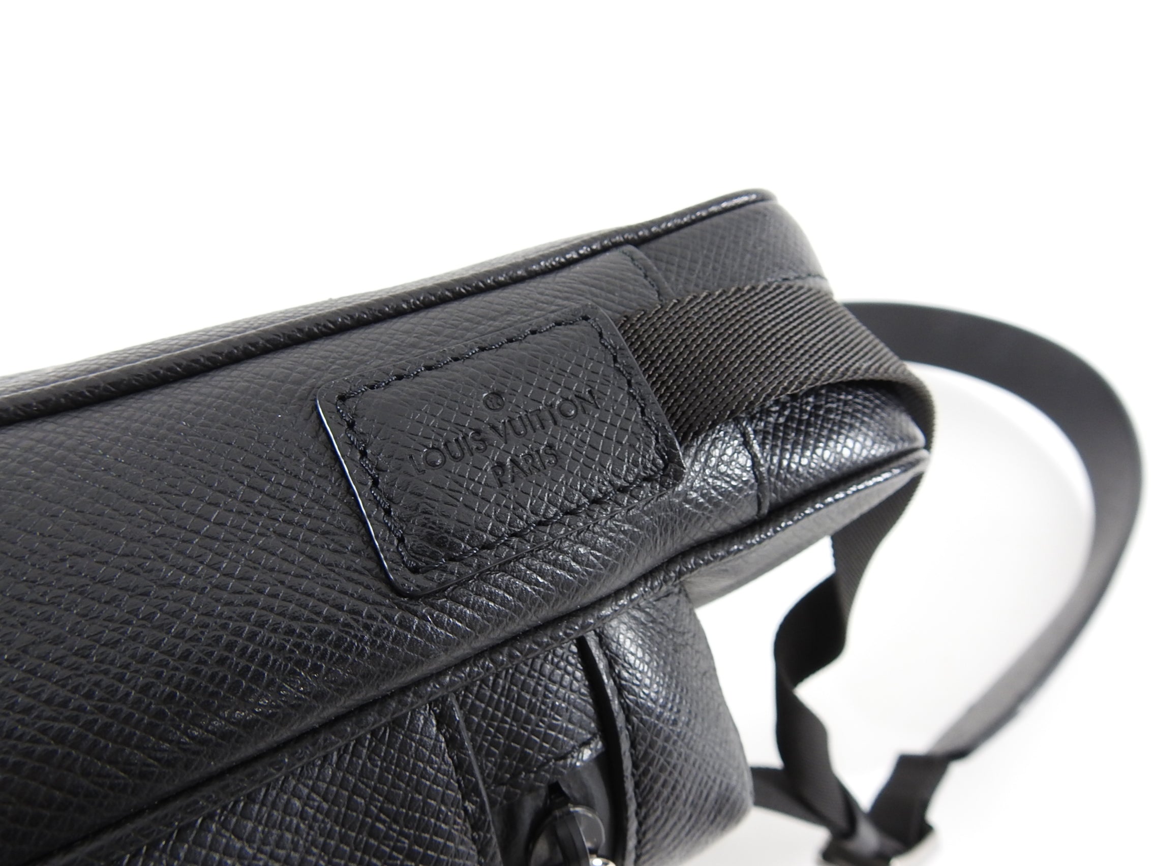 Louis Vuitton Spring 2018 Kim Jones Black Leather Messenger Bag