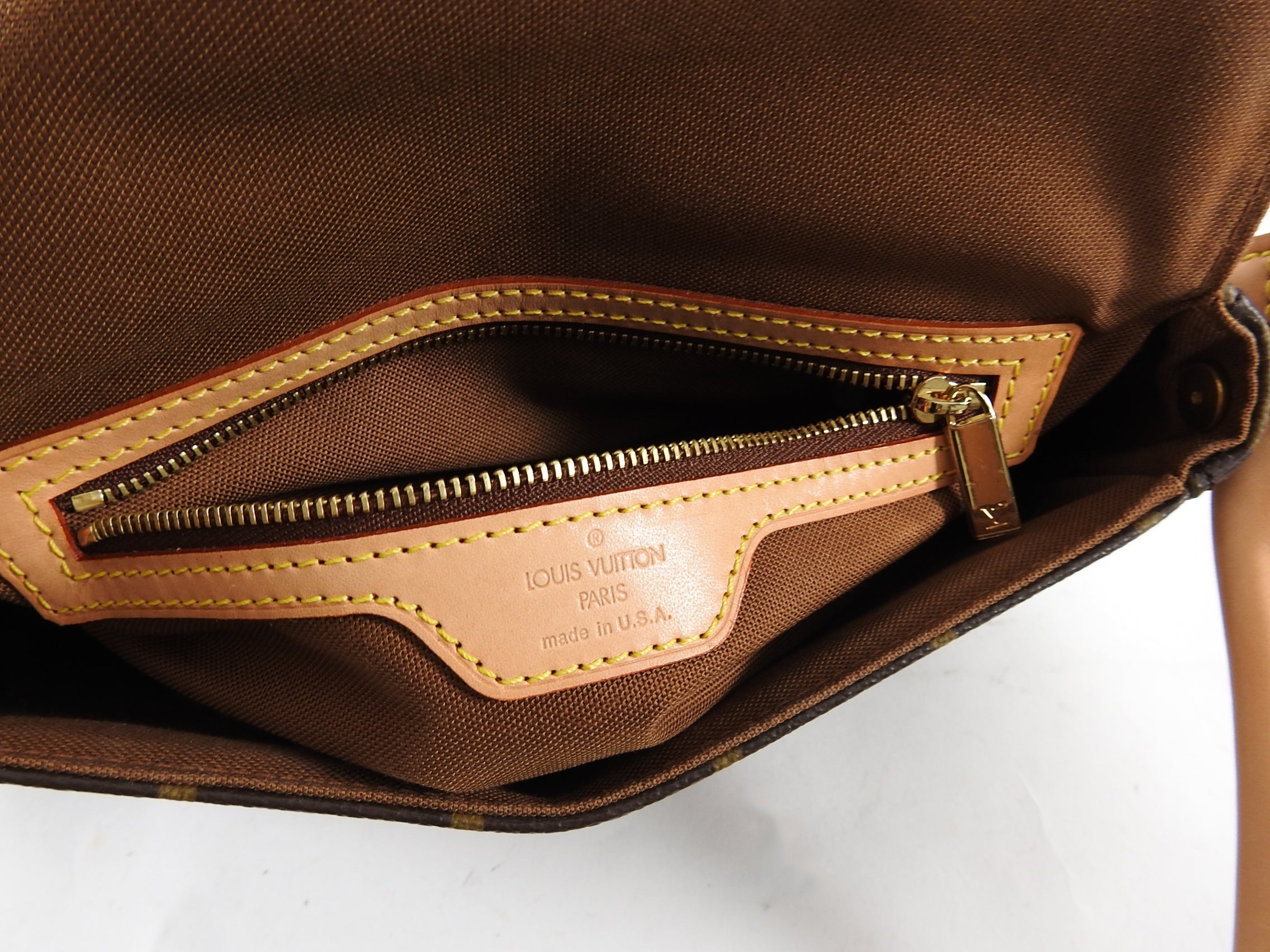 Louis Vuitton Monogram Canvas 2003 Looping PM Bag