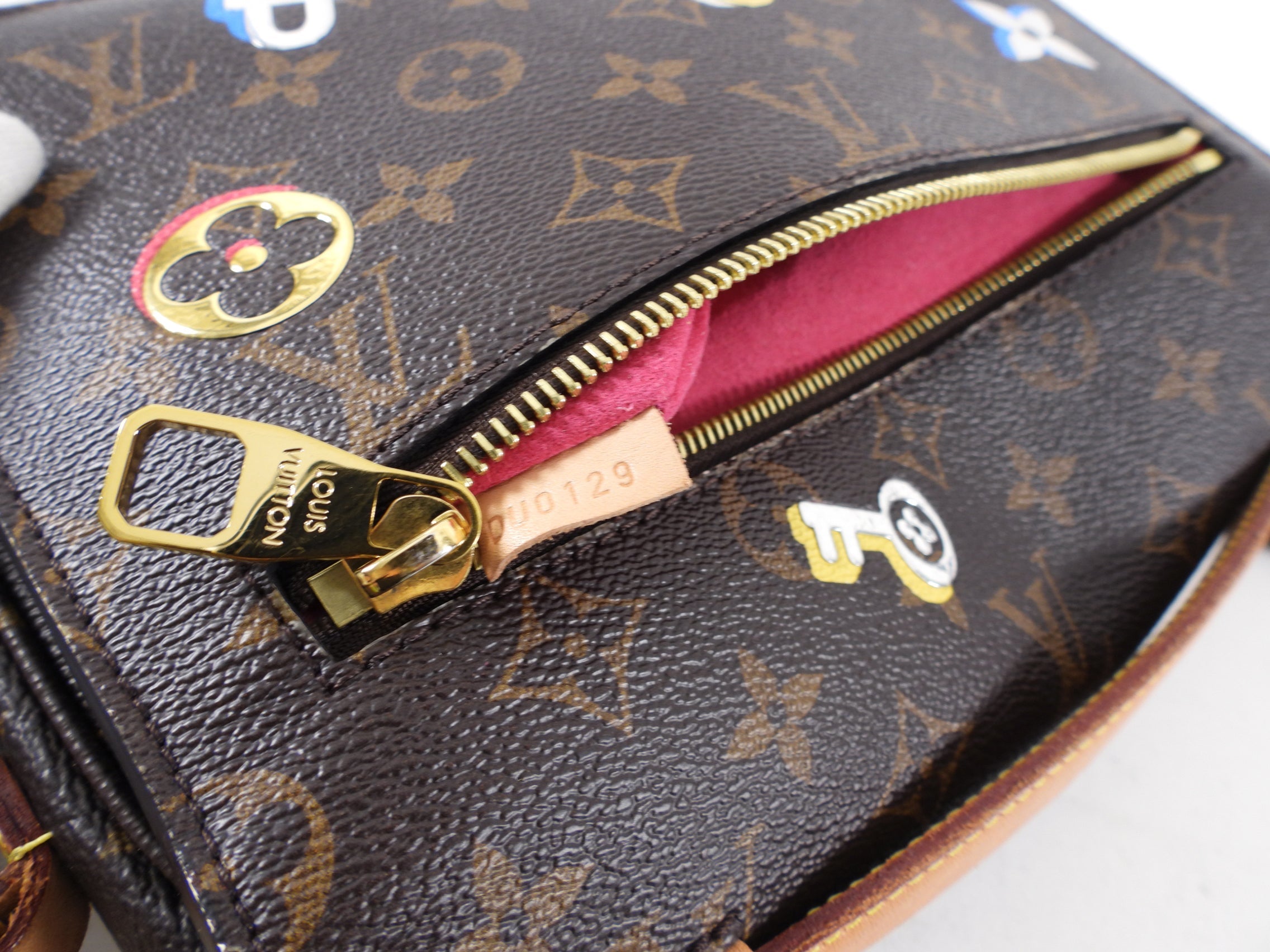 Louis Vuitton Limited Edition Pochette Metis Love Lock