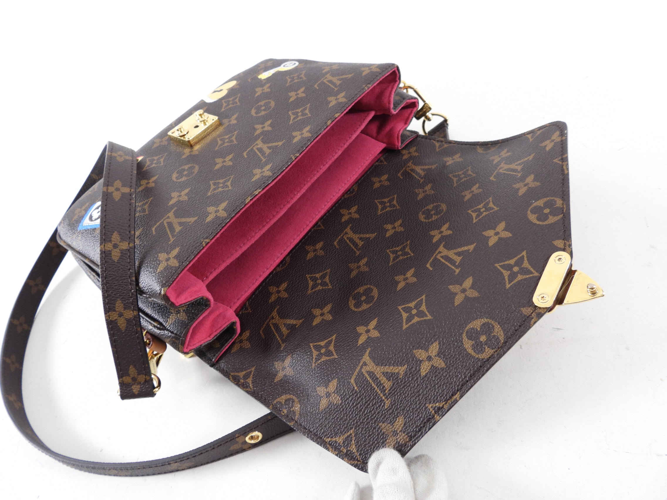 Louis Vuitton Limited Edition Pochette Metis Love Lock