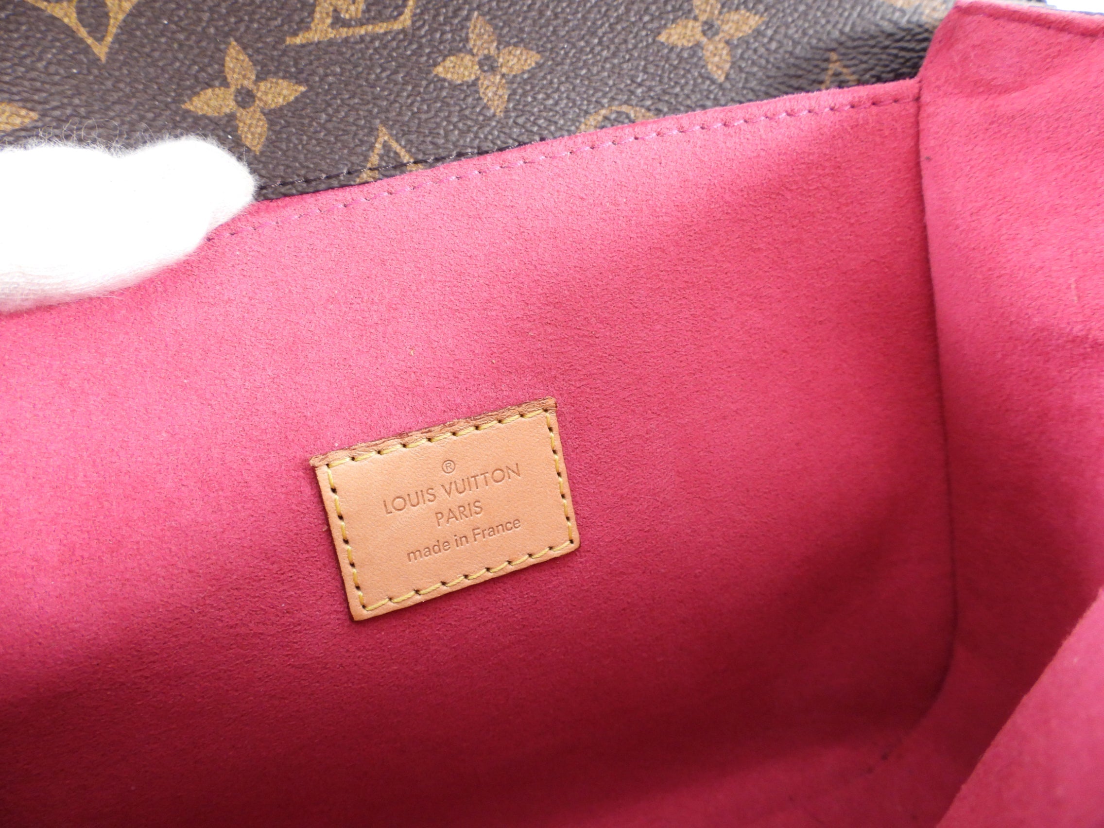 Louis Vuitton Limited Edition Pochette Metis Love Lock