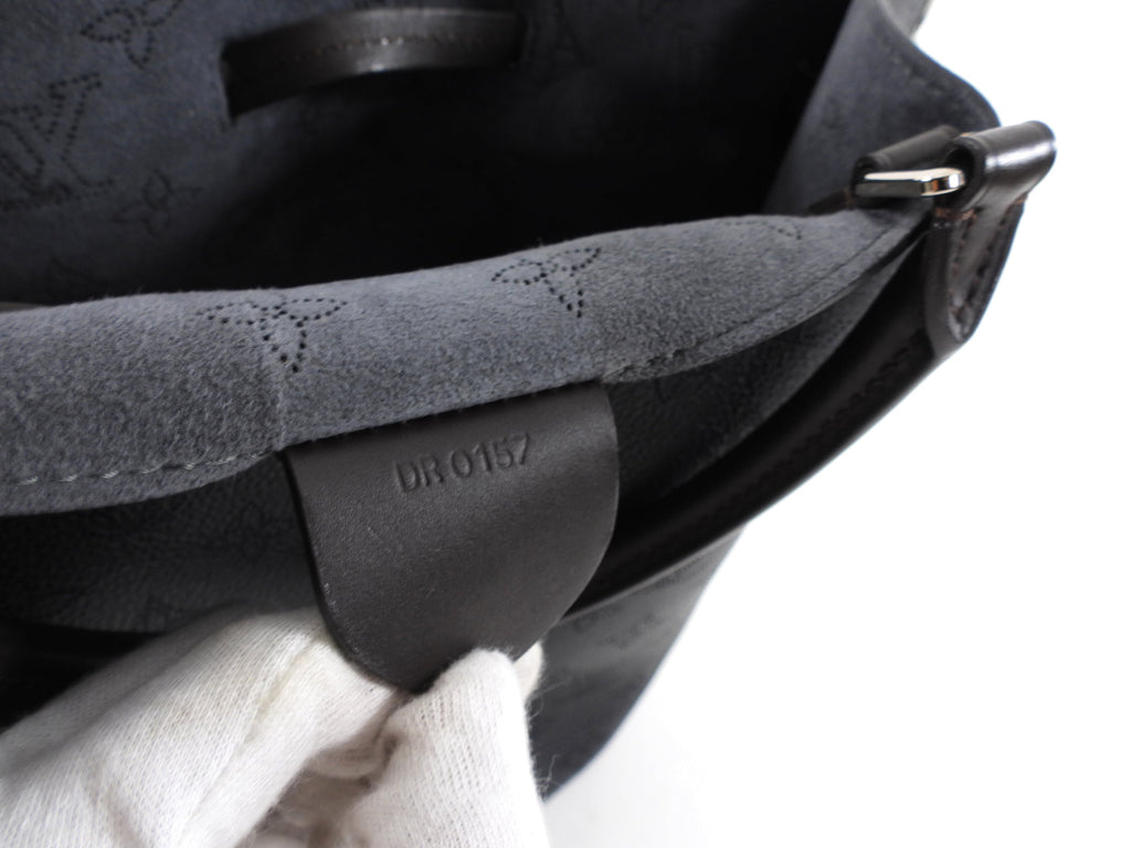 Louis Vuitton Black Mahina Leather Girolata Bag