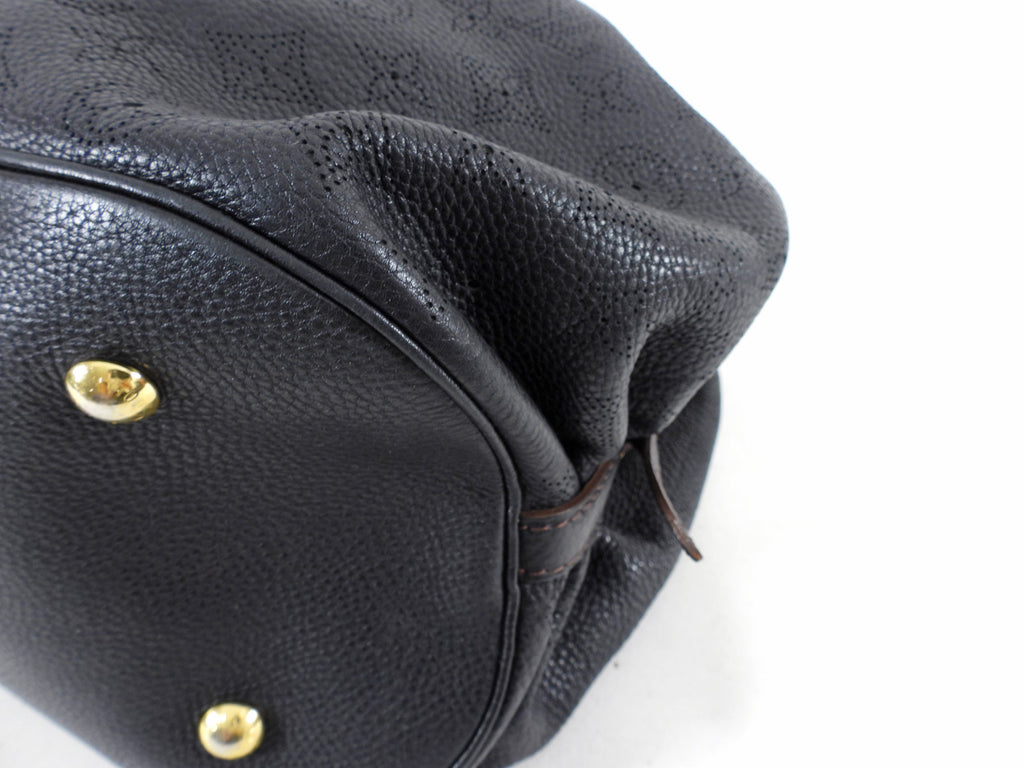 Louis Vuitton Black Mahina Leather Hobo XL
