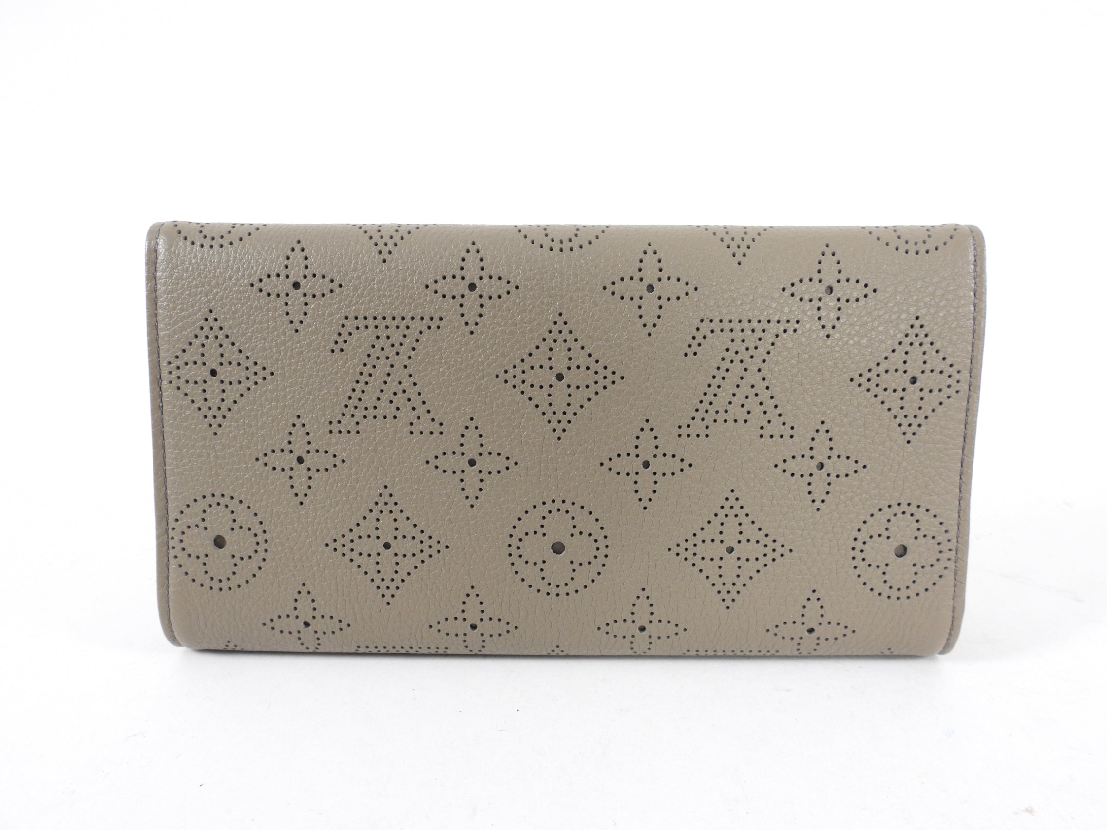 Louis Vuitton Mahina Leather Amelia Push Clasp Wallet