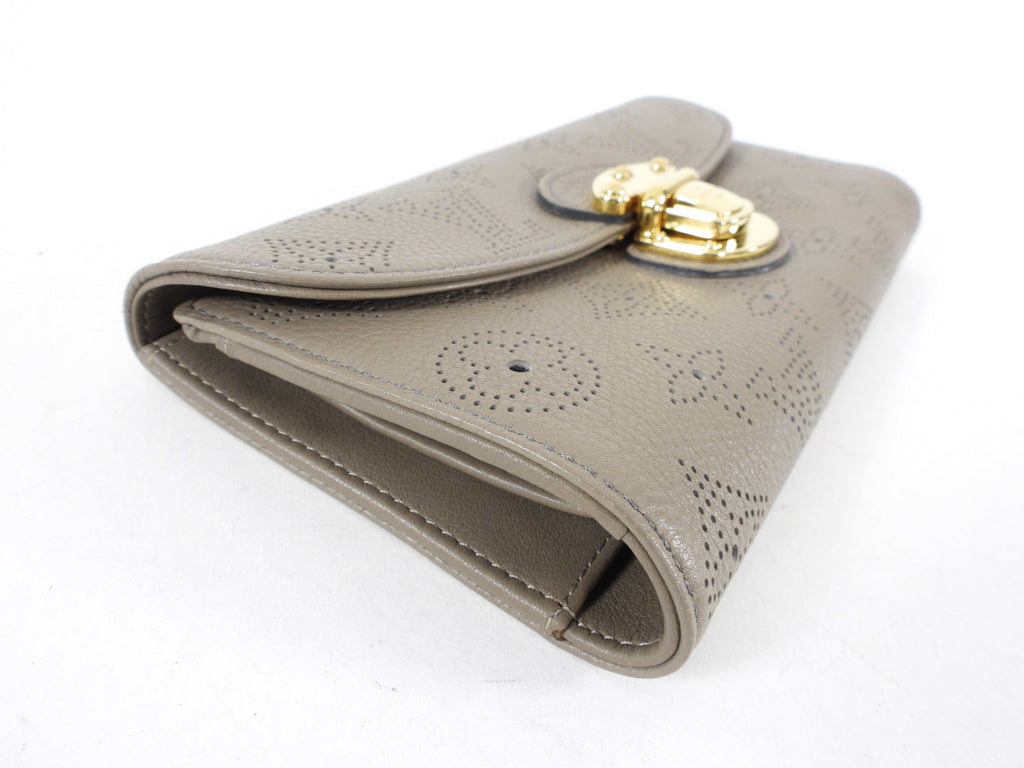 Louis Vuitton Mahina Leather Amelia Push Clasp Wallet