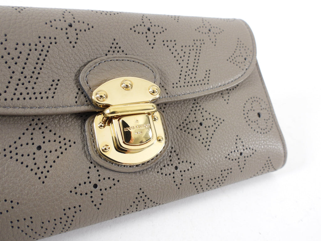 Louis Vuitton Mahina Leather Amelia Push Clasp Wallet