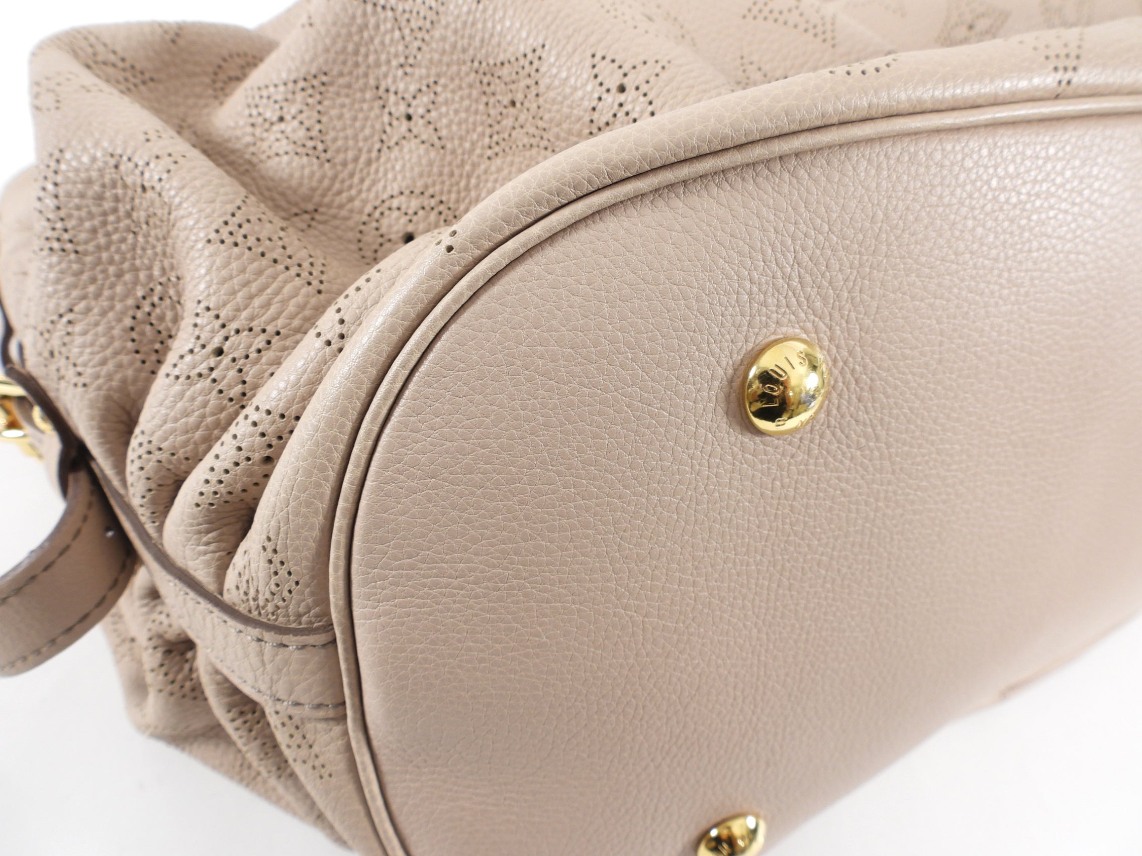 Louis Vuitton Beige Mahina Hobo XL Bag