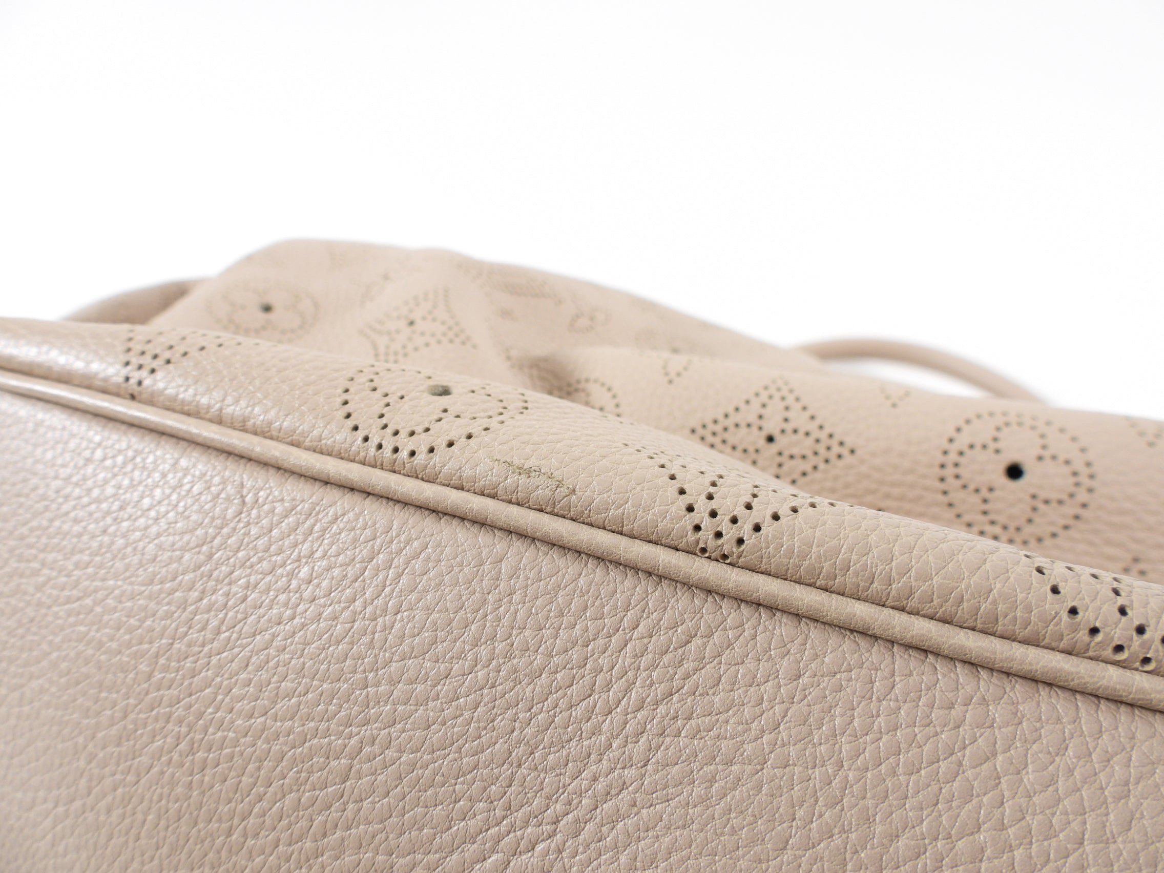 Louis Vuitton Beige Mahina Hobo XL Bag