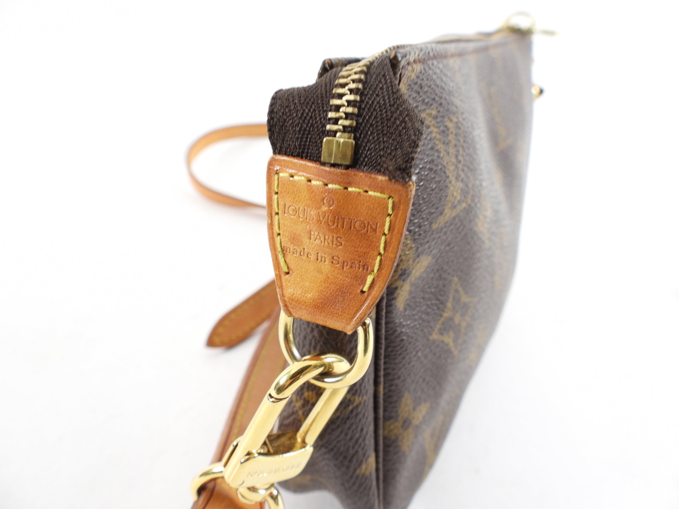 Louis Vuitton Monogram Canvas Pochette Accessoires Shoulder Strap