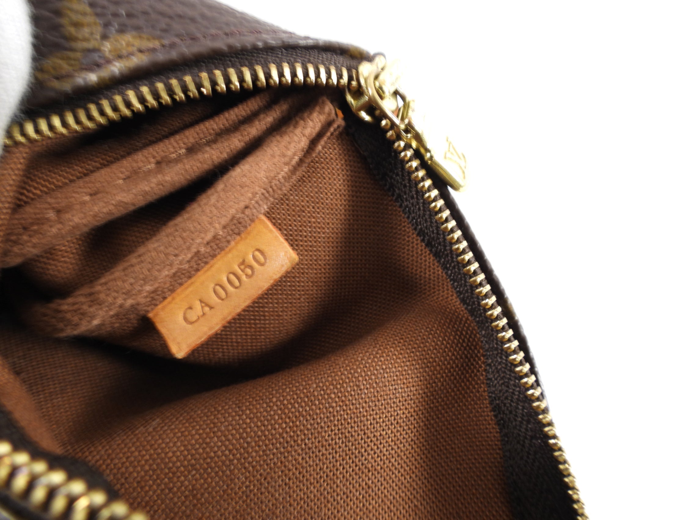 Louis Vuitton Monogram Canvas Pochette Accessoires Shoulder Strap