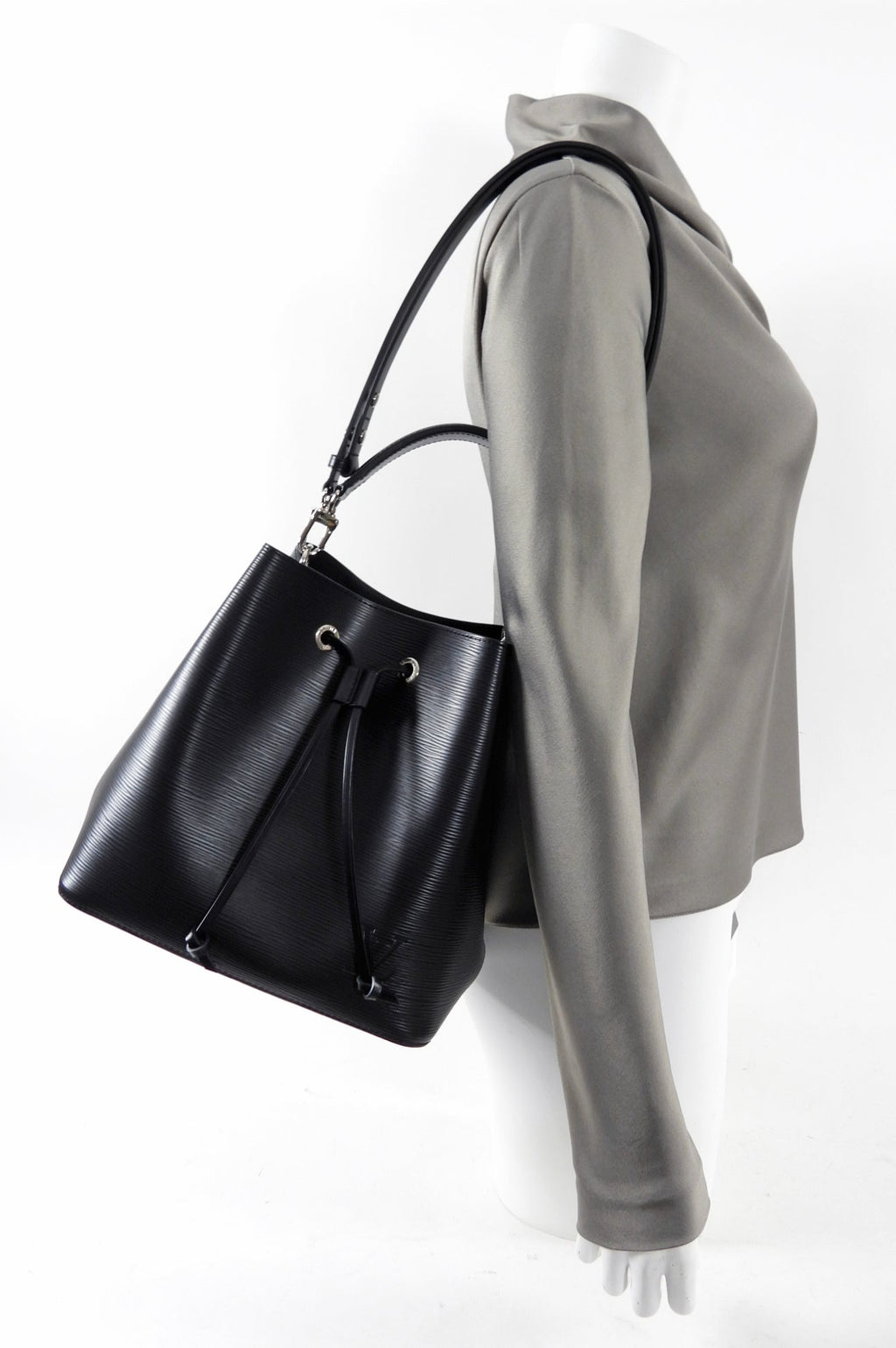 Louis Vuitton Black Epi Noir Neo Noe MM Bucket Bag