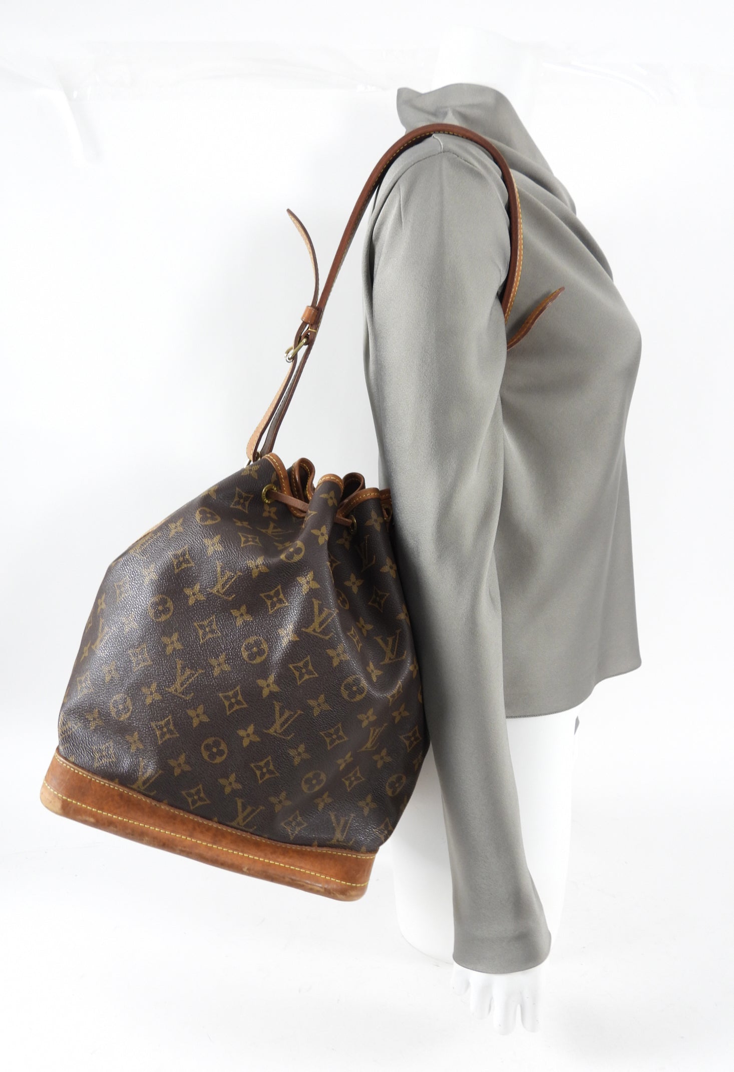 Louis Vuitton Vintage 1996 Monogram Canvas Noe GM Bag