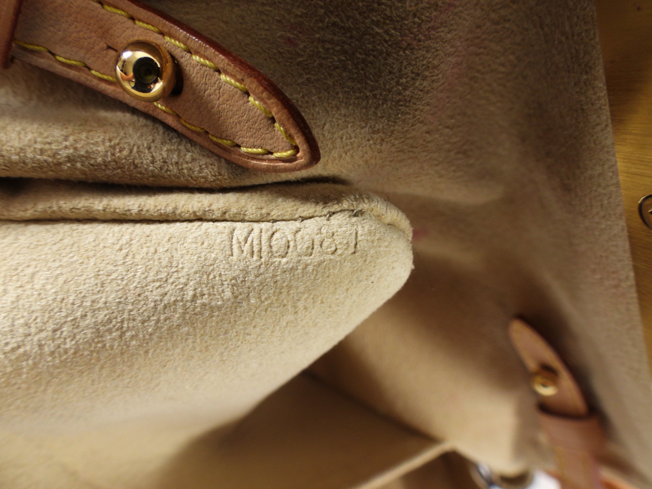 Louis Vuitton Monogram Canvas Small Beverly Clutch Pochette Bag
