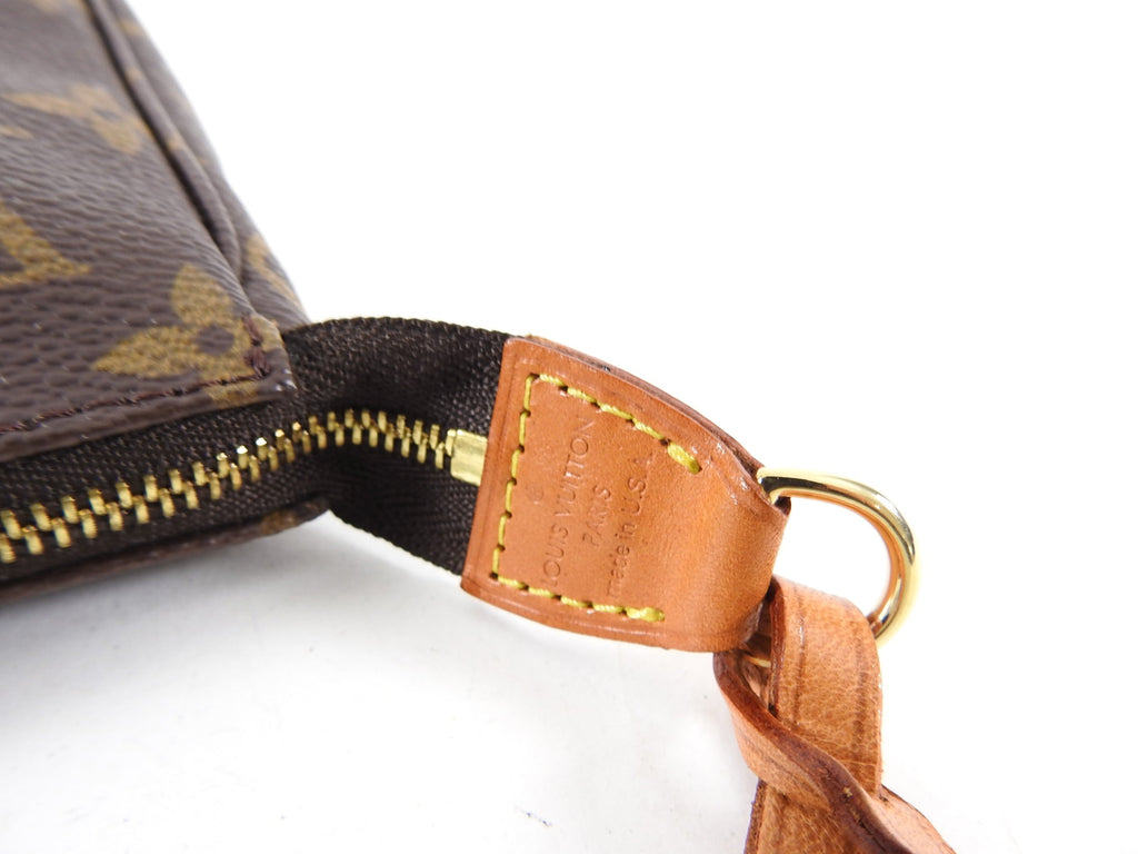 Louis Vuitton Vintage 1999 Monogram Canvas Pochette Accessoires