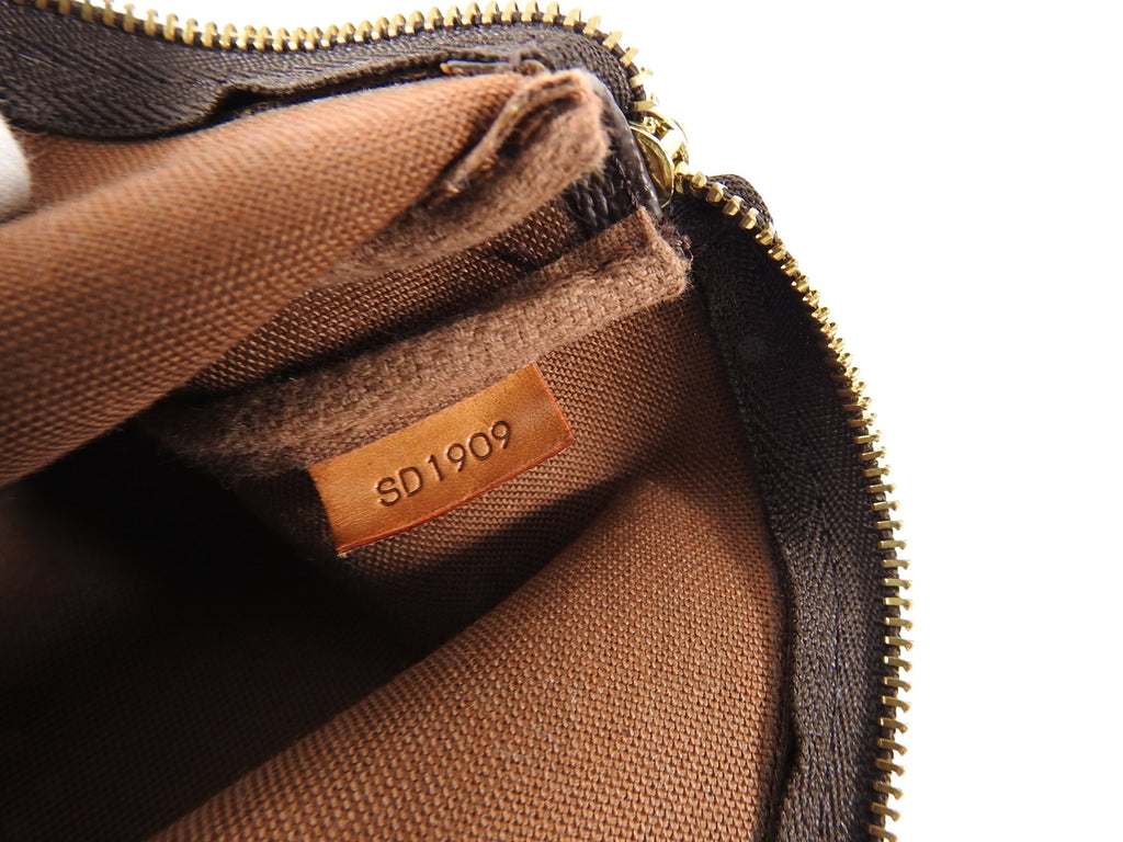 Louis Vuitton Vintage 1999 Monogram Canvas Pochette Accessoires