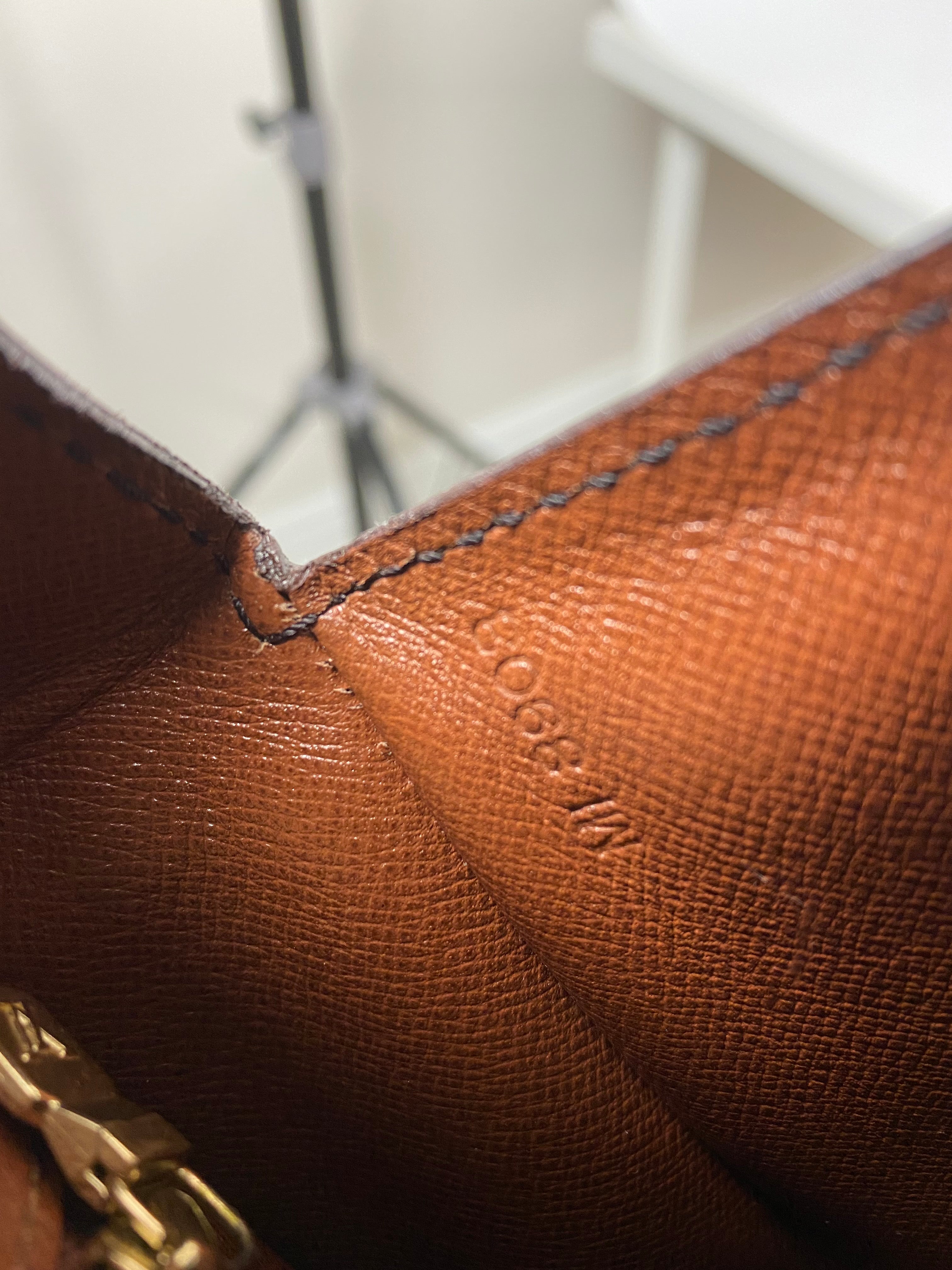 Louis Vuitton Vintage 1998 Saint Cloud PM Monogram Bag