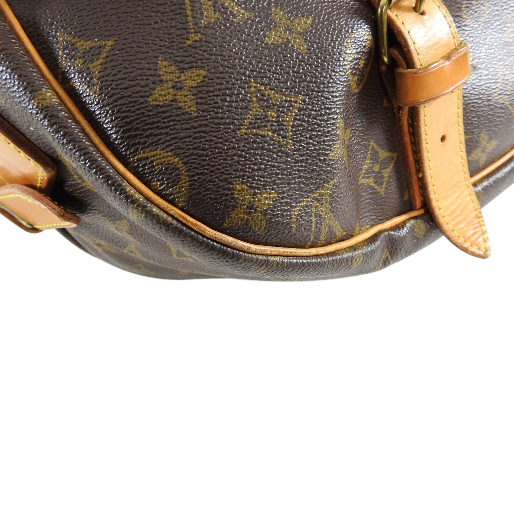 Louis Vuitton Vintage 1990 Saumur 40 Monogram Travel Messenger Bag