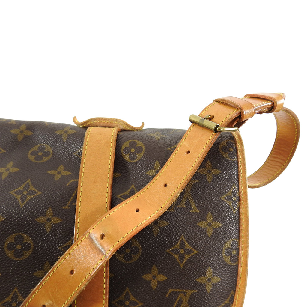 Louis Vuitton Vintage 1990 Saumur 40 Monogram Travel Messenger Bag
