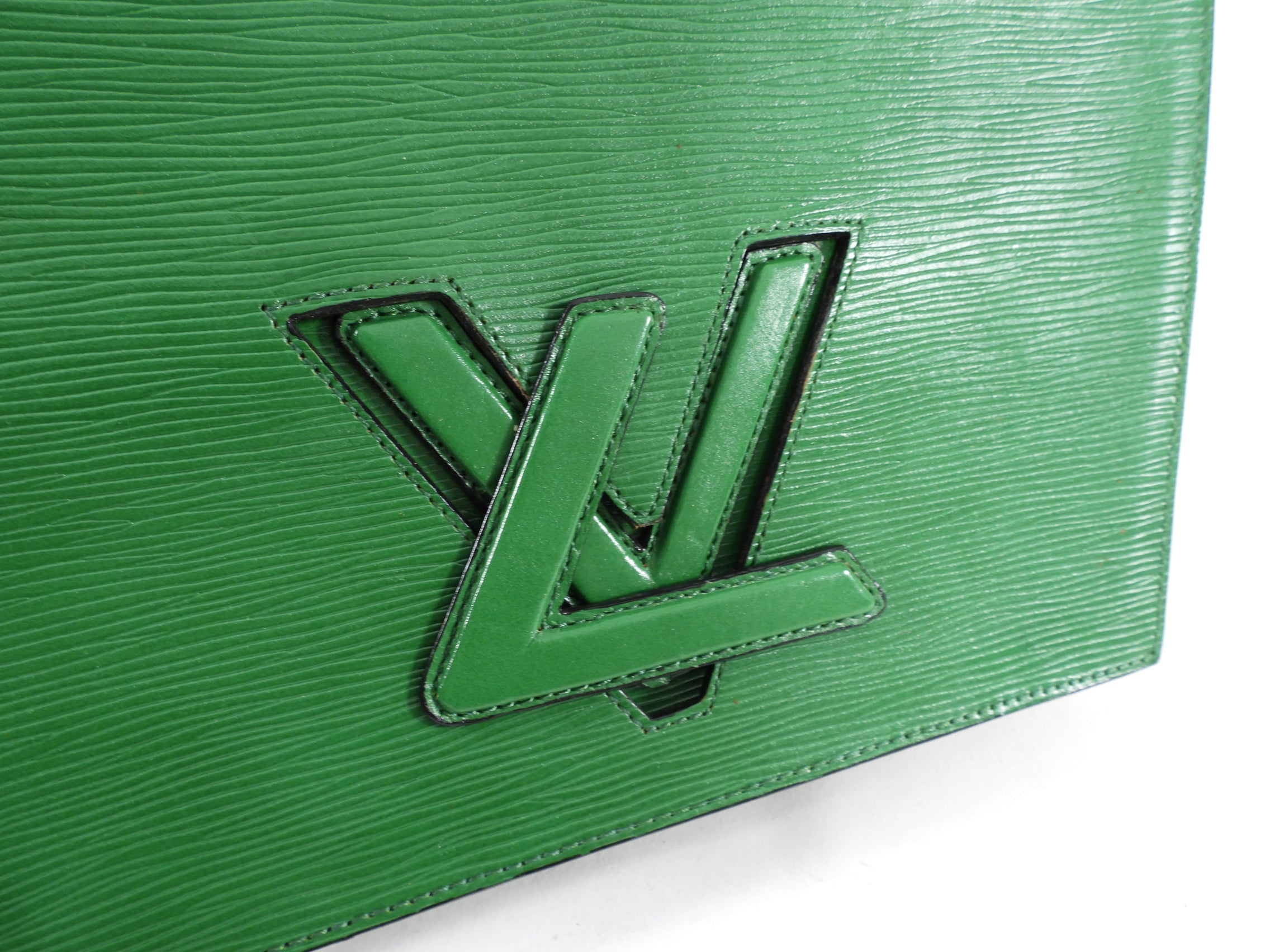 Louis Vuitton Vintage 1999 GM Green Epi Trapeze Twist Clutch Bag
