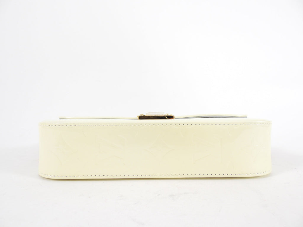 Louis Vuitton Ivory Perle Vernis Malibu Street Baguette Shoulder Bag