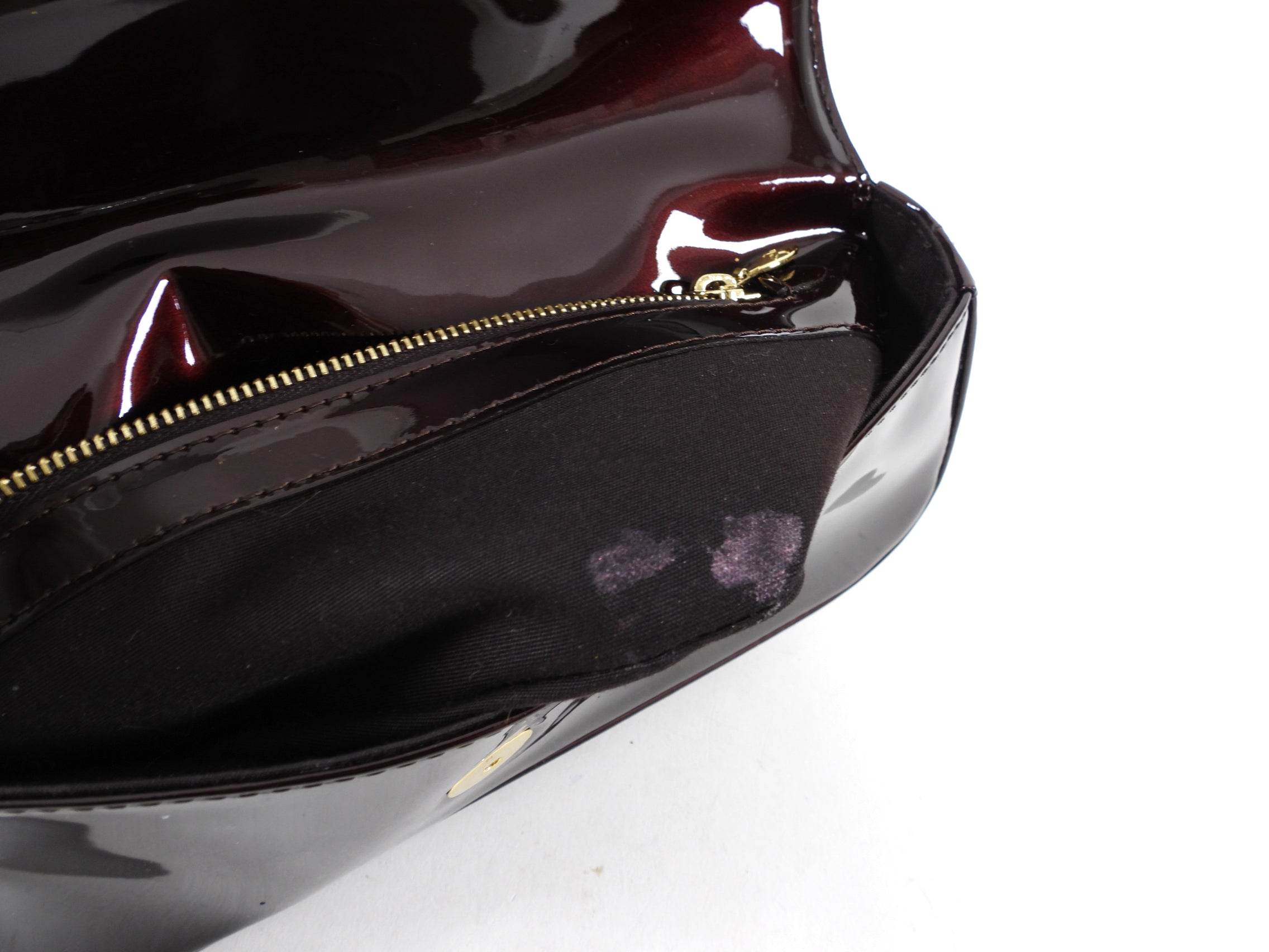 Louis Vuitton Vernis Sobe Clutch in Amarante