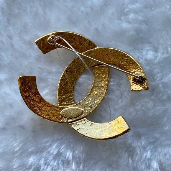 CHANEL vintage CC logo brooch