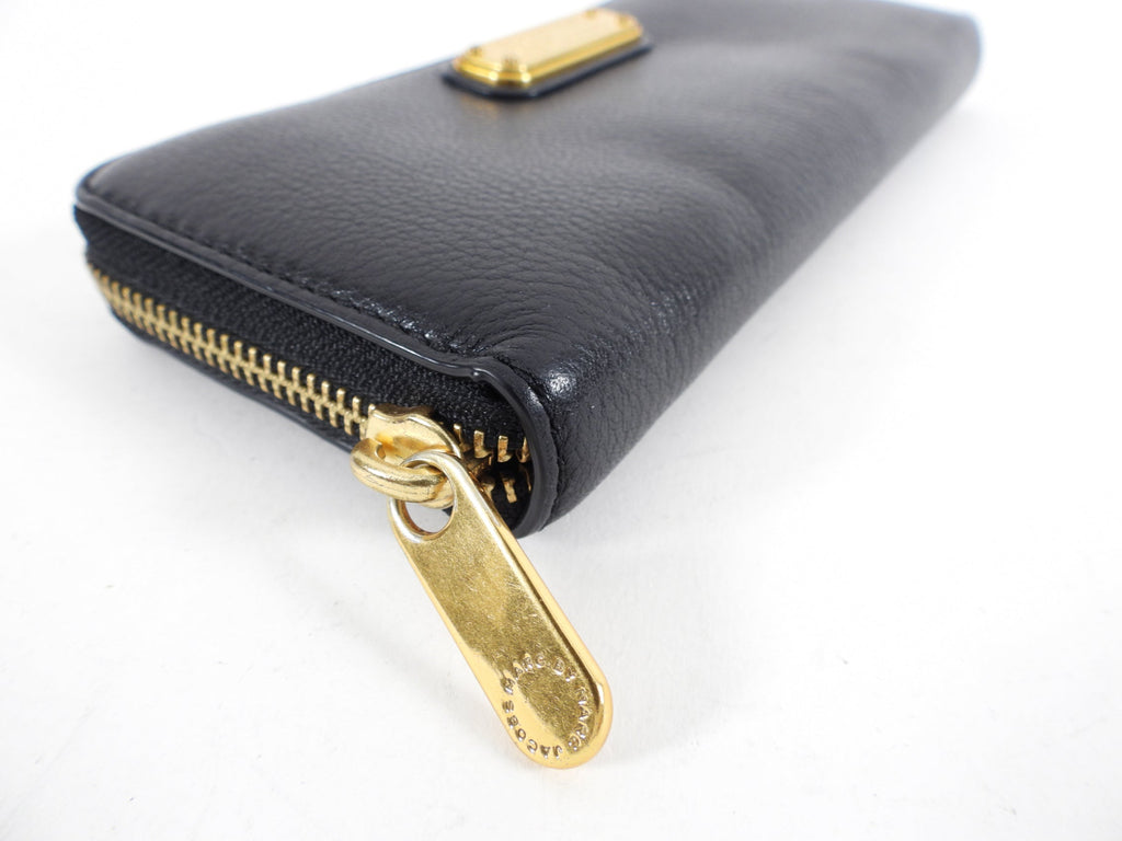 Marc by Marc Jacobs Black Leather Zipper Wallet