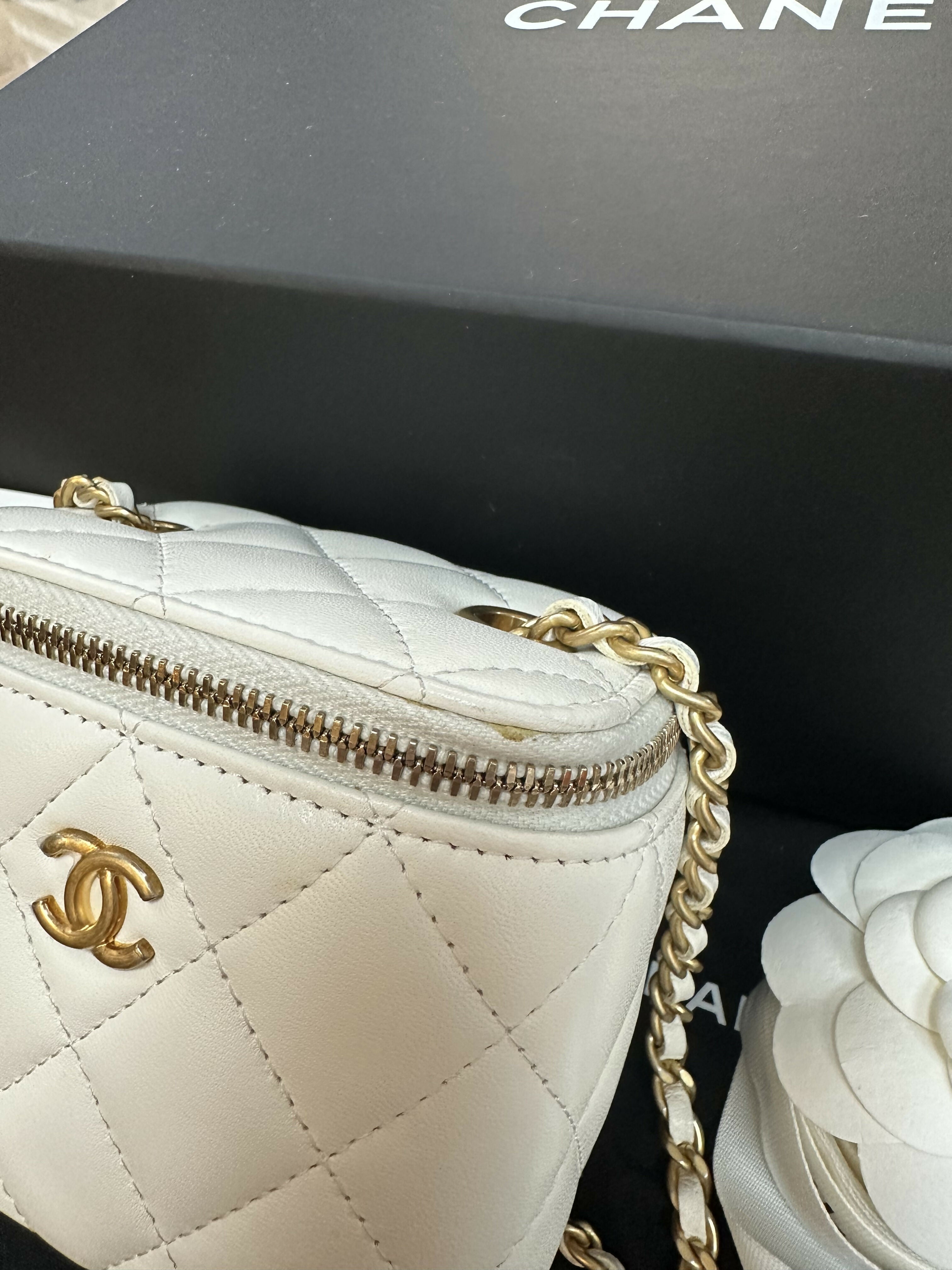 Chanel (21) Vanity with Gold Ball