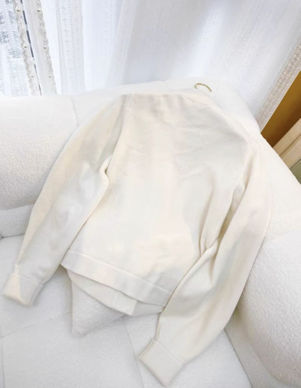 Chanel 22A off-white cashmere knitted igan