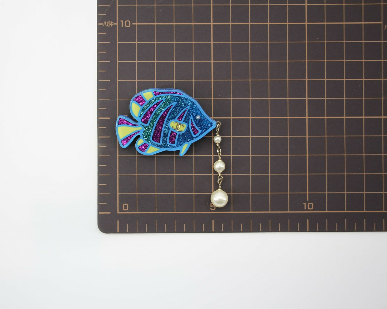 Chanel D19S Imitation Pearl Resin Glitter Tropical Fish Brooch