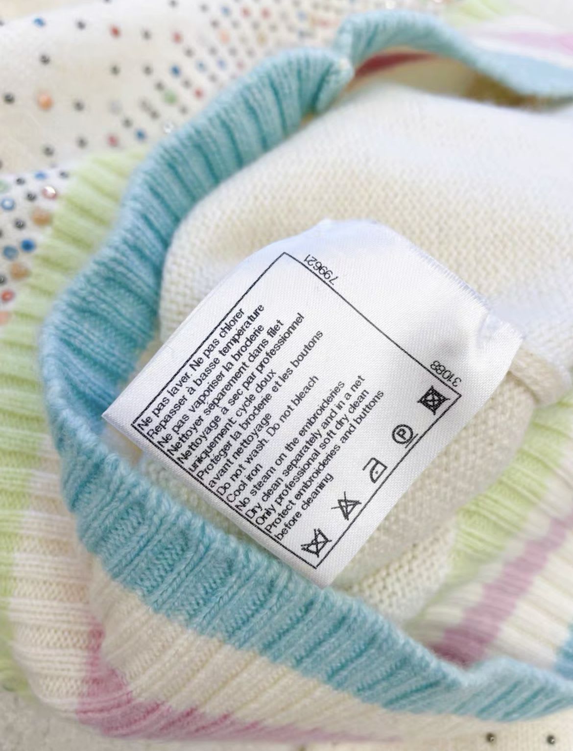 Chanel off-white colorful cashmere igan