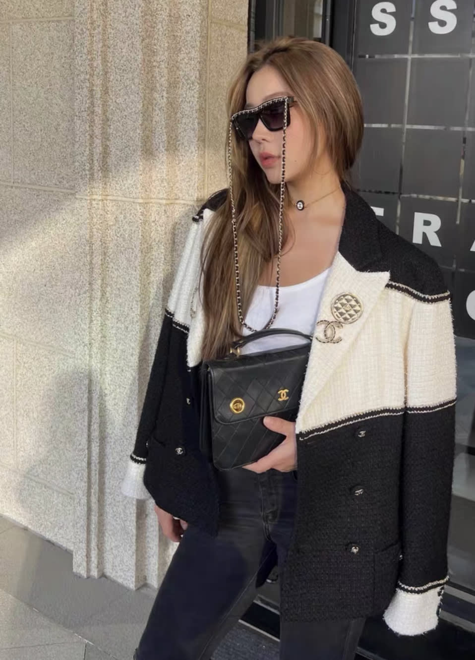 CHANEL 20A METIER D'ART BLACK ECRU TWEED JACKET