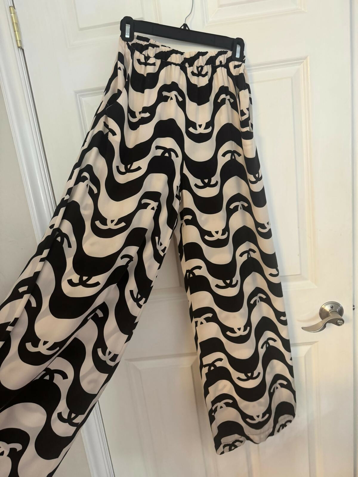 Chanel 2021 SS Wave Pants – Black & White