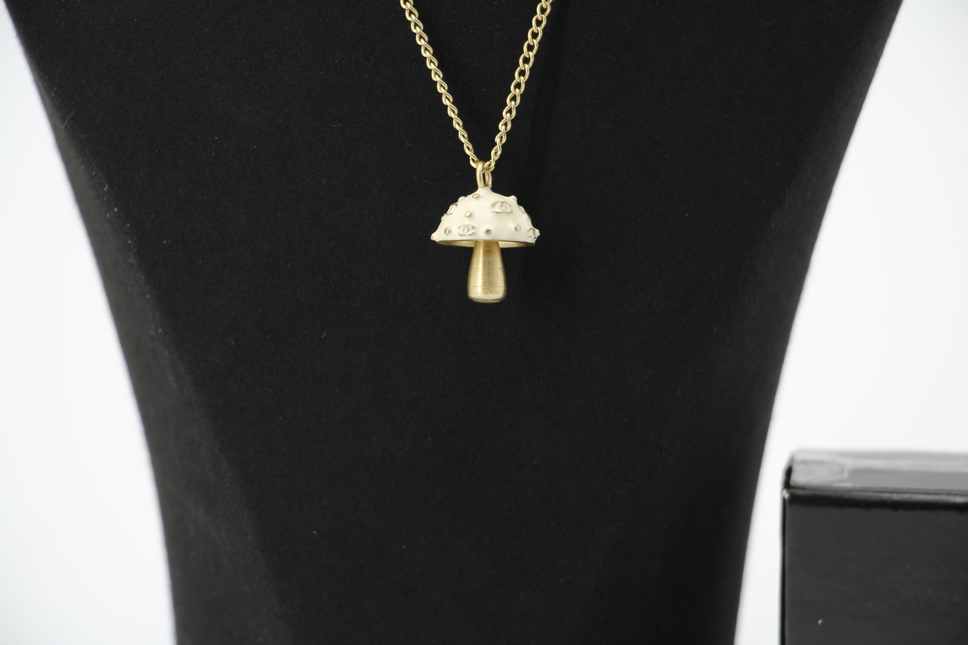 Chanel Vintage 03S Metal White Mushroom Necklace