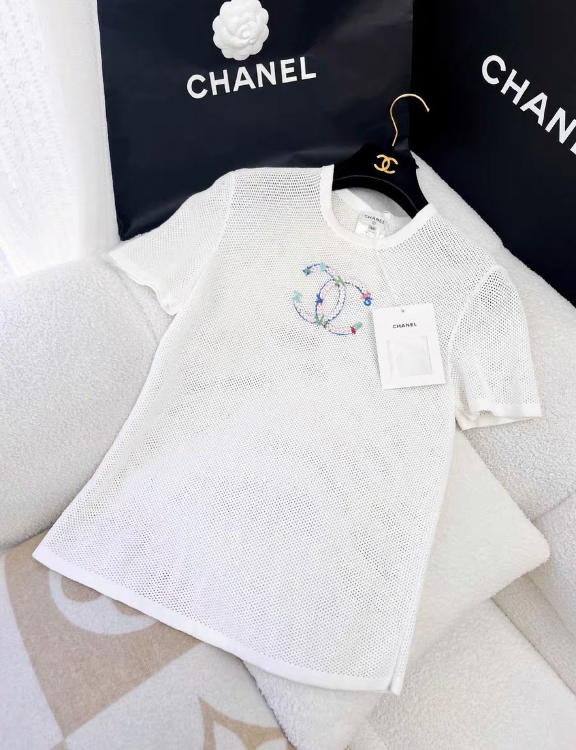 Chanel beach series color embroidered CC  whiteT-shirt