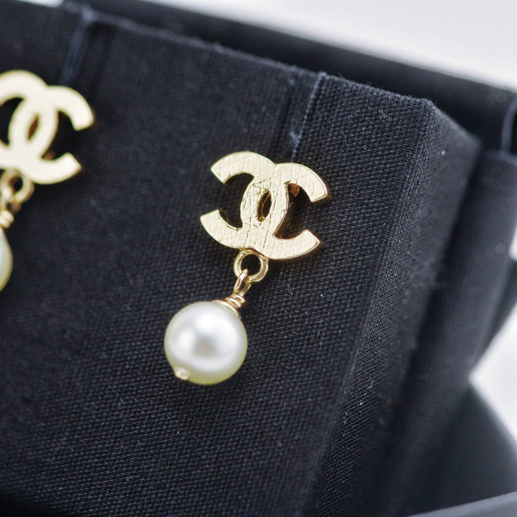 Chanel CC Faux Pearl Quilted Gold Tone Drop Earrings