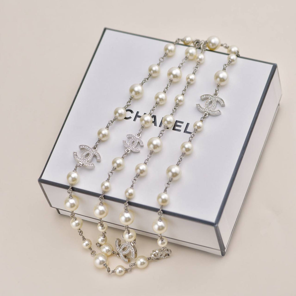 Chanel CC Five Logo Faux Pearl Crystal Gilt Necklace