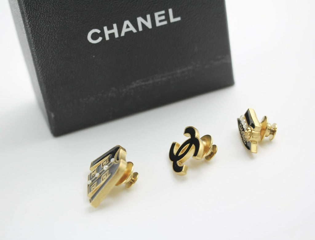 Chanel Vintage 02A Enamel Three-piece Hat Clothing CC Brooch