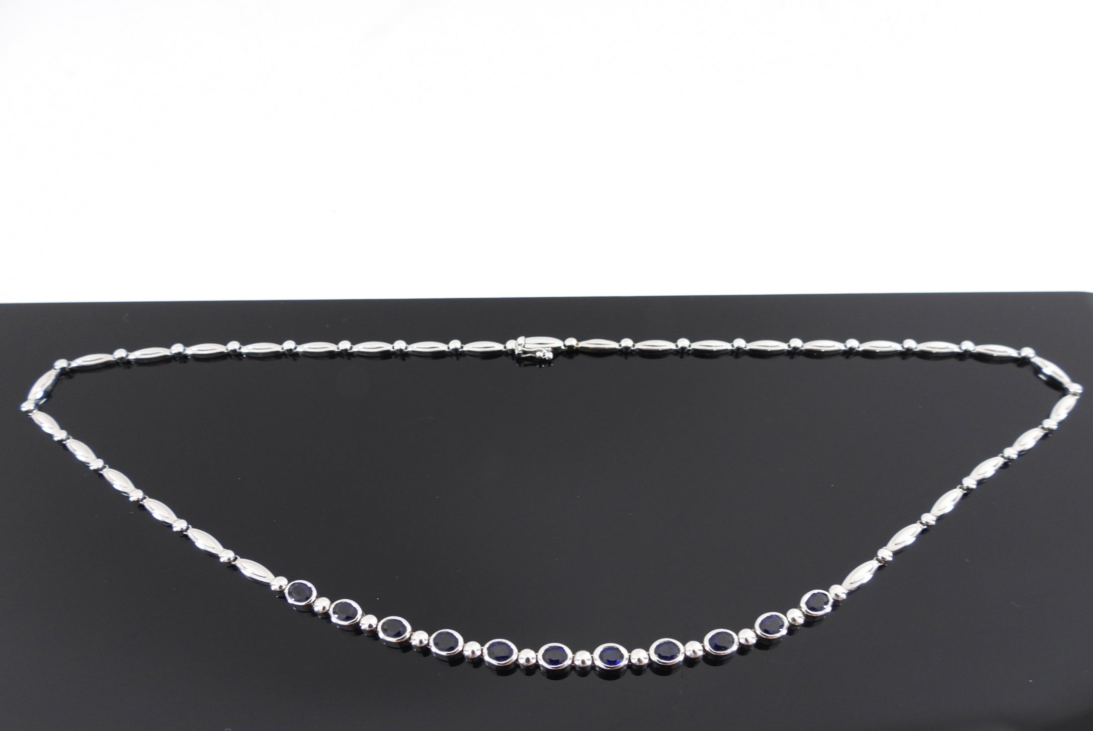 18k White Gold and Blue Sapphire Link Necklace