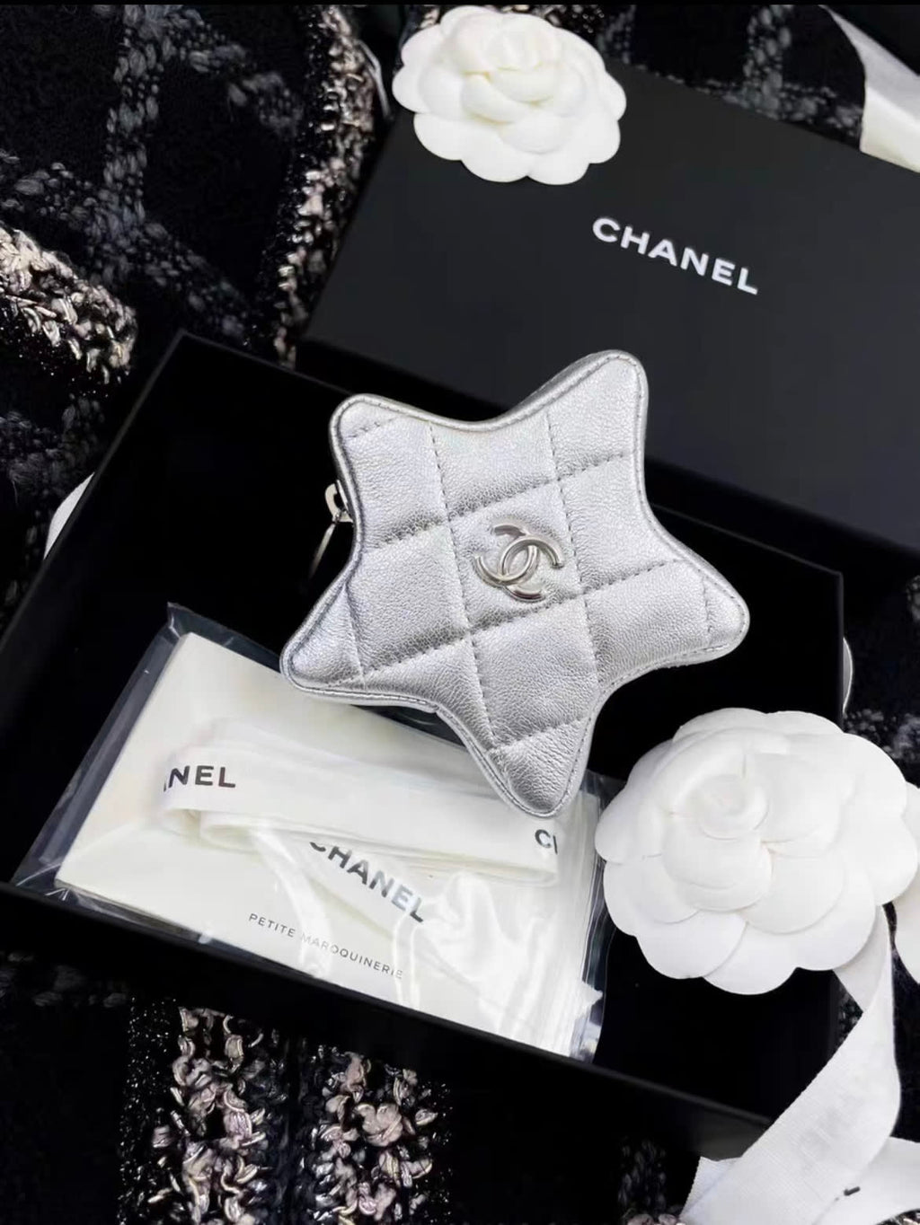 24C Chanel Mini Silver metallic lambskin STAR CC Logo Coin Purse charm